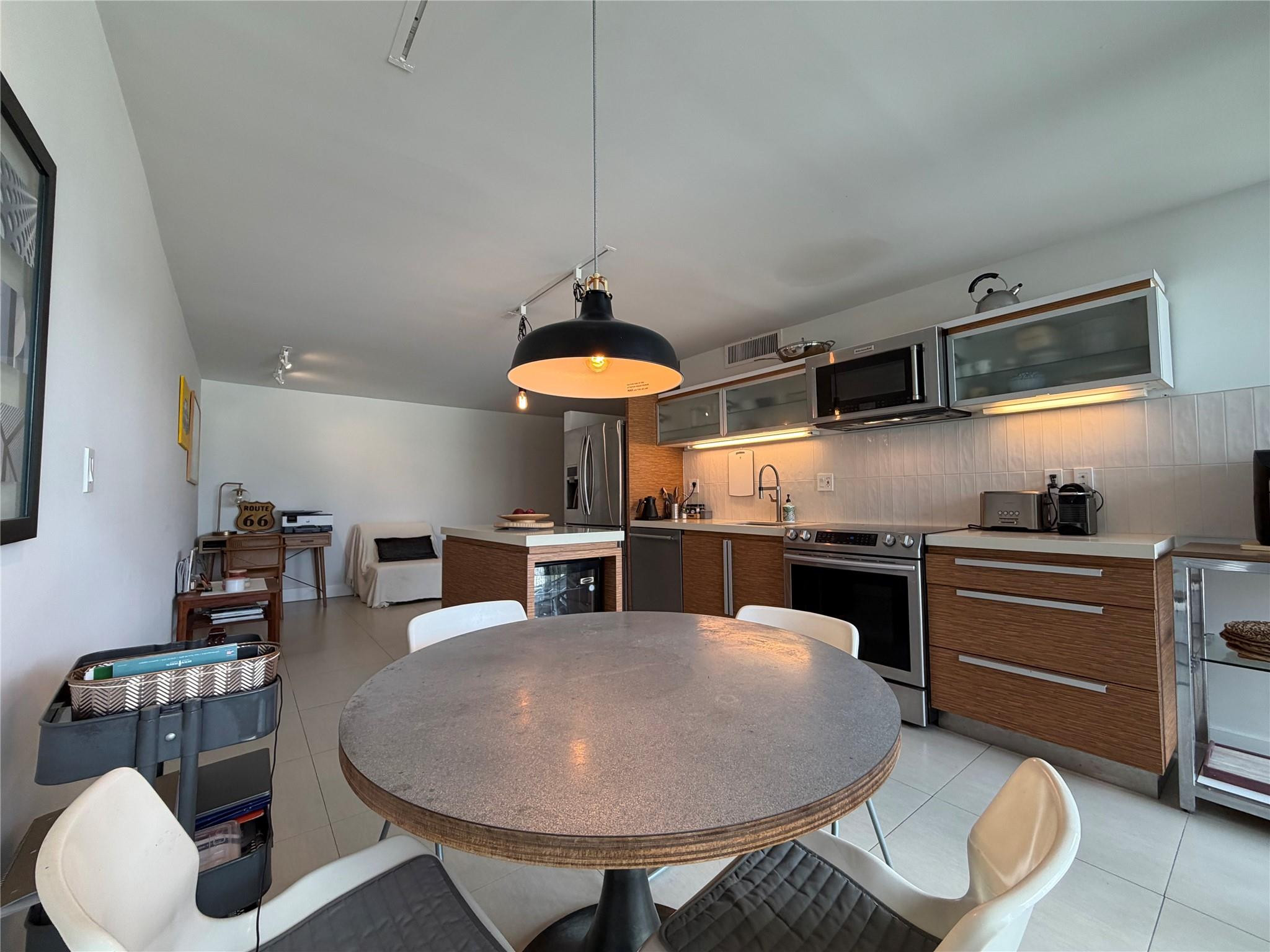 1301 River Reach #306, Fort Lauderdale FL 33315
