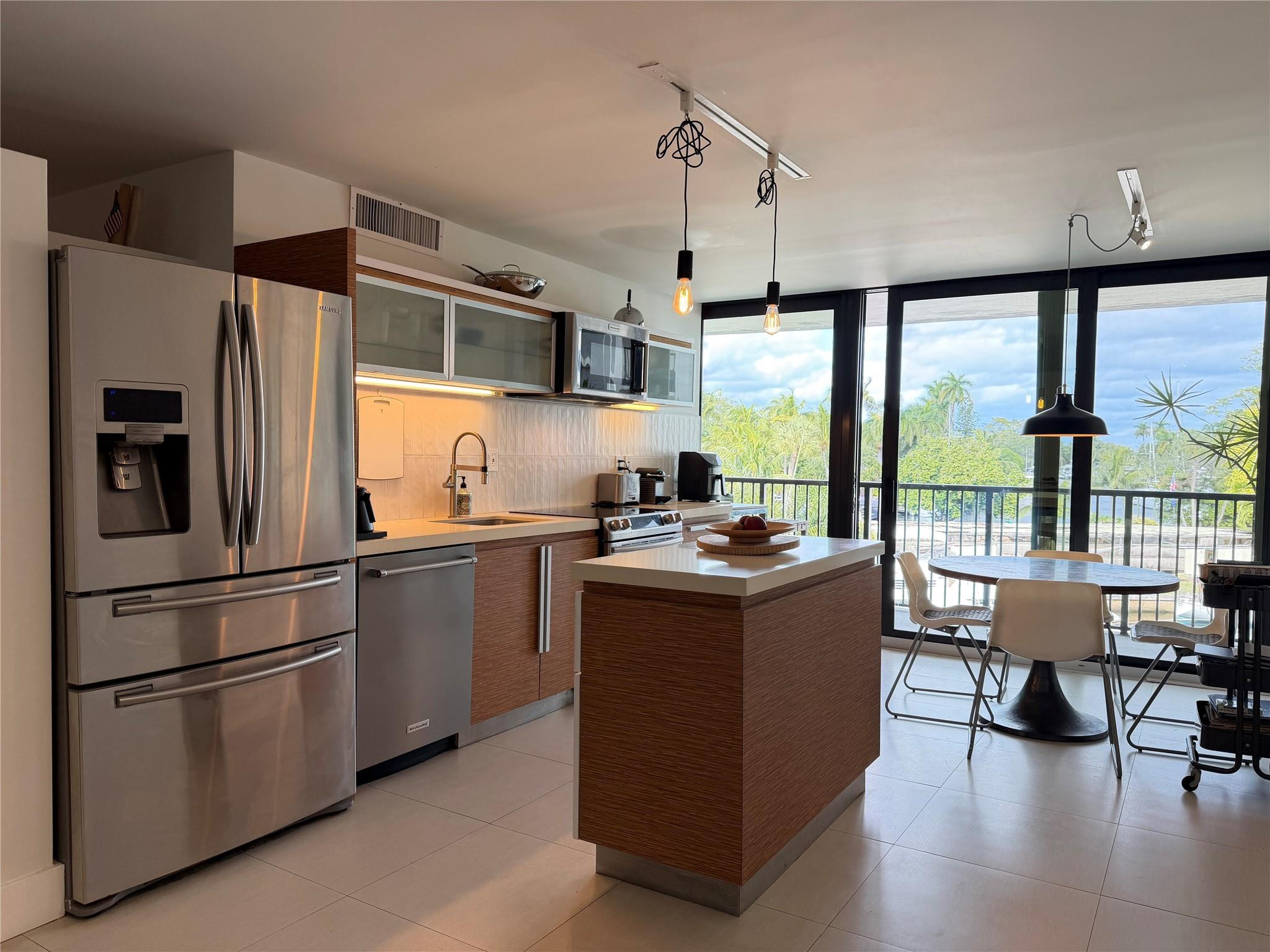 1301 River Reach #306, Fort Lauderdale FL 33315