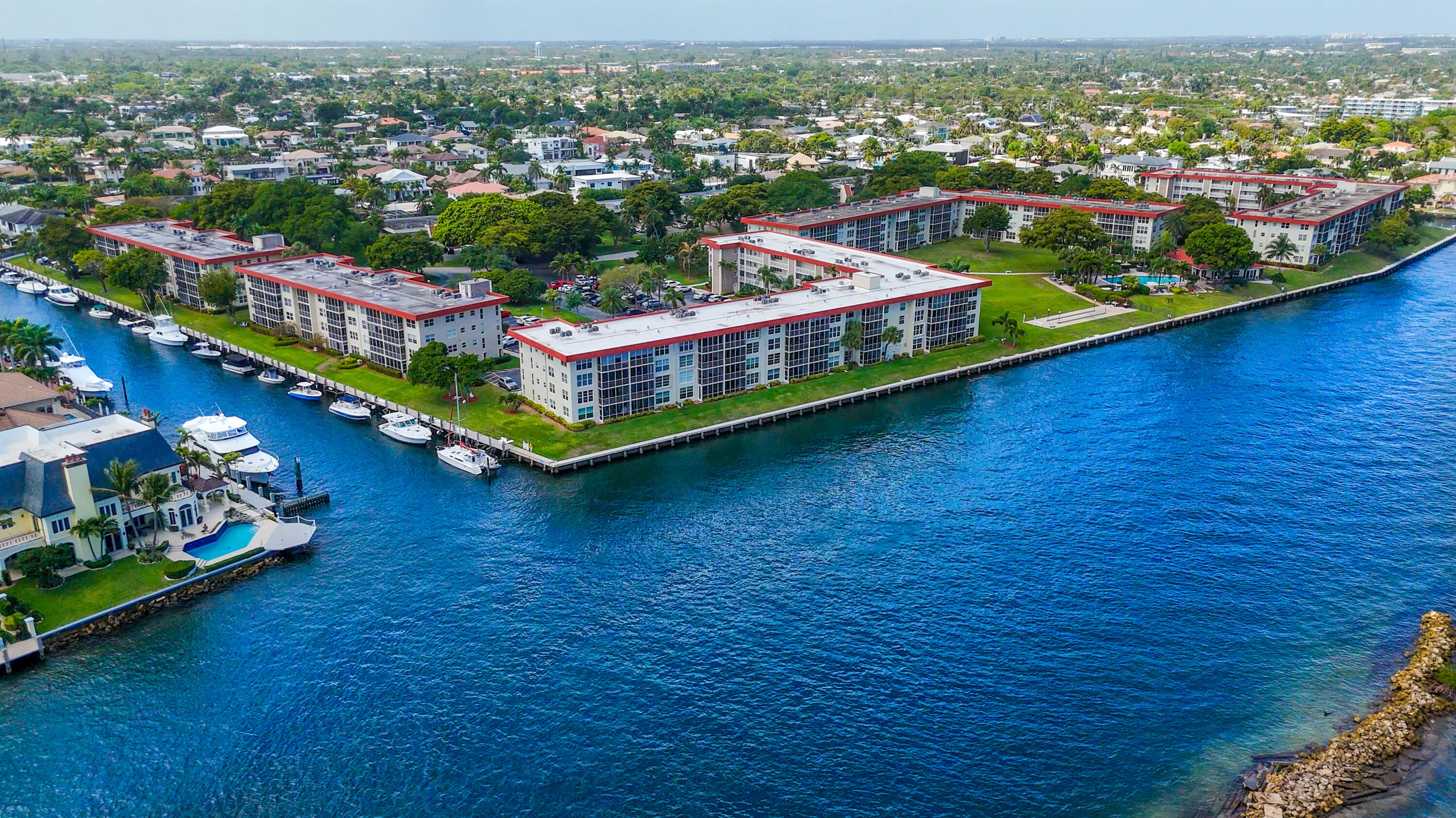 3150 NE 48th #414, Lighthouse Point FL 33064
