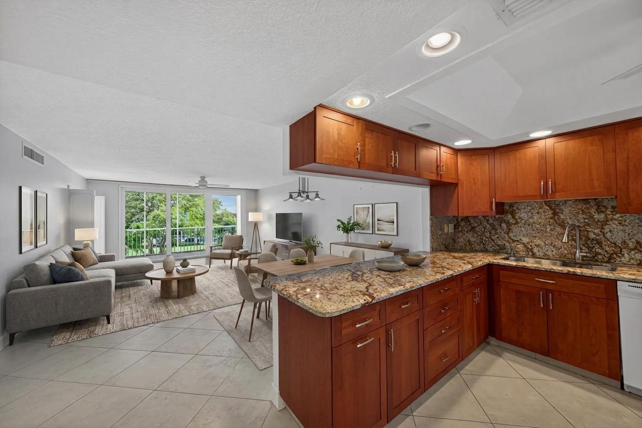 3150 NE 48th #414, Lighthouse Point FL 33064