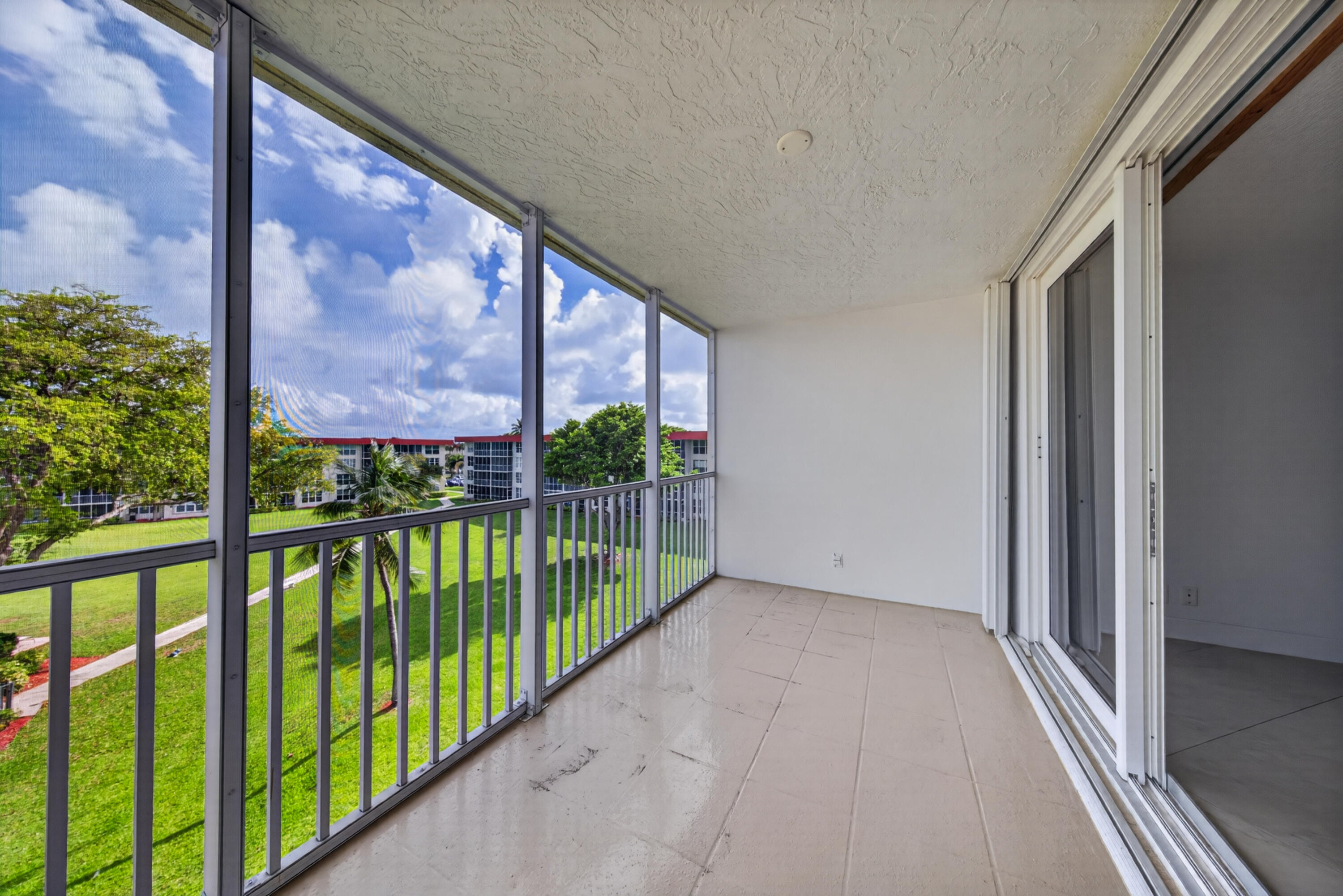 3150 NE 48th #414, Lighthouse Point FL 33064