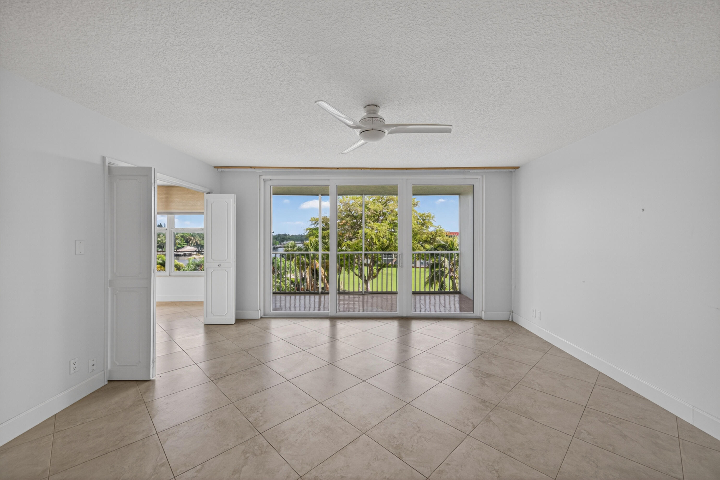 3150 NE 48th #414, Lighthouse Point FL 33064