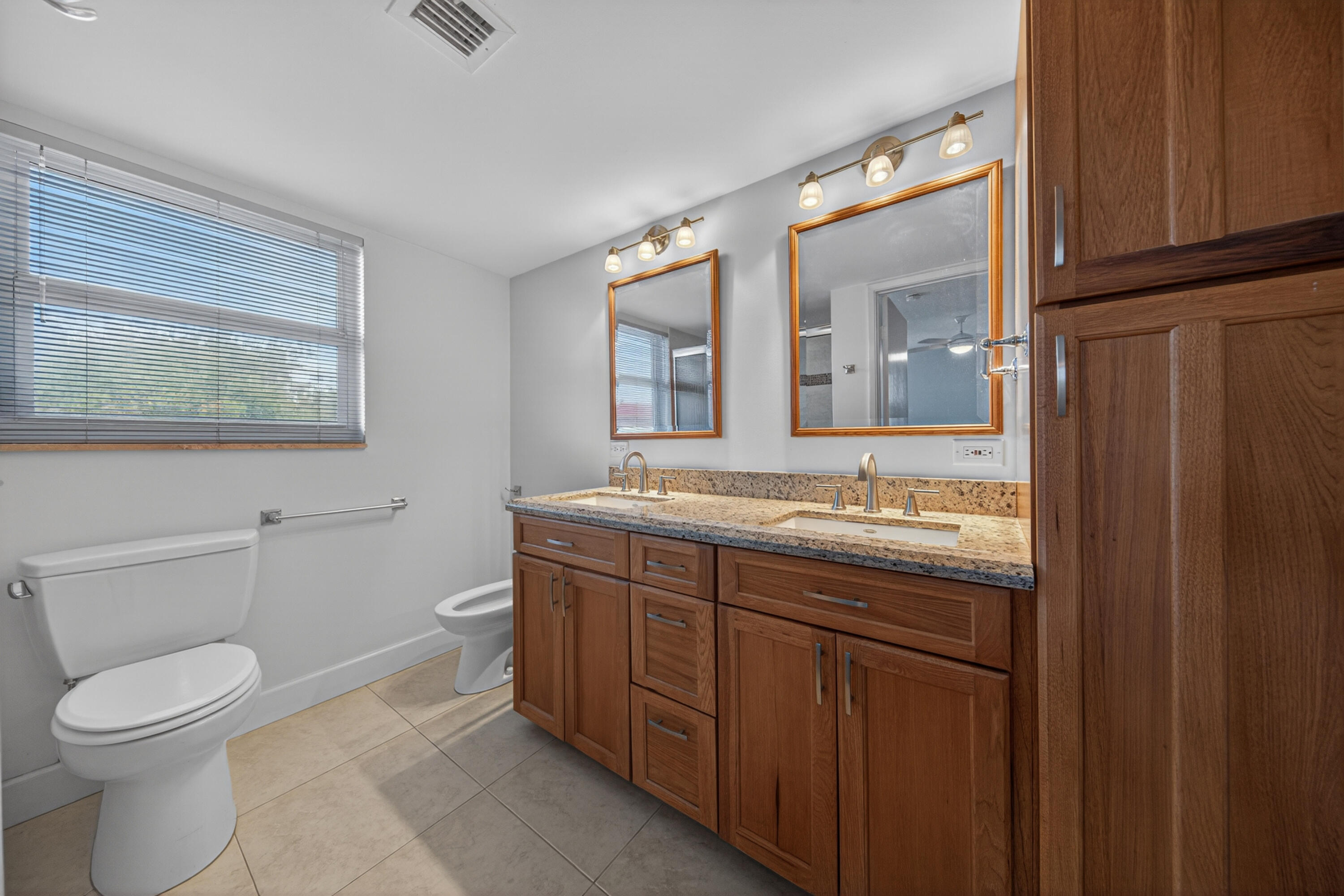 3150 NE 48th #414, Lighthouse Point FL 33064