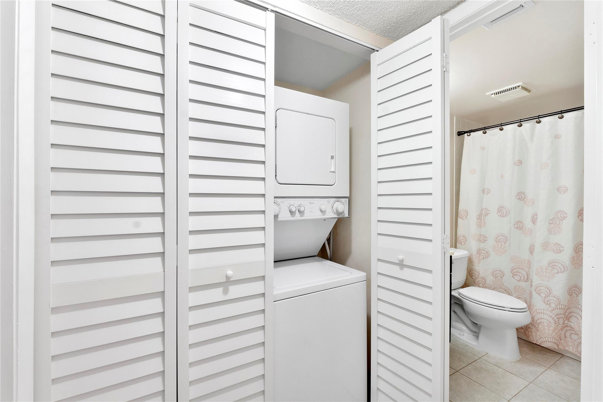 6519 Coral Lake #207, Margate FL 33063