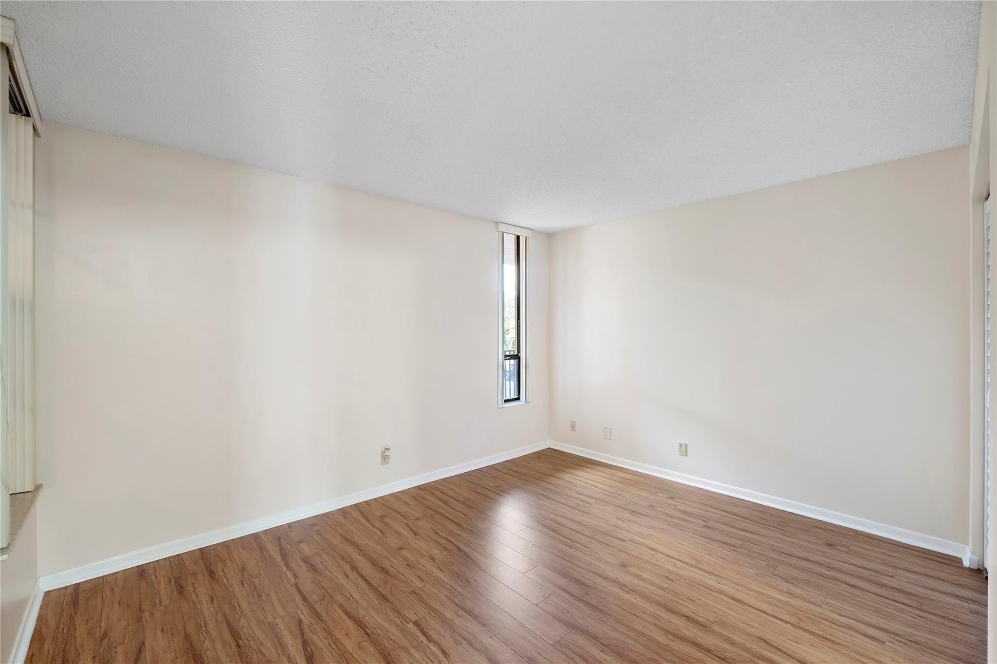 6519 Coral Lake #207, Margate FL 33063