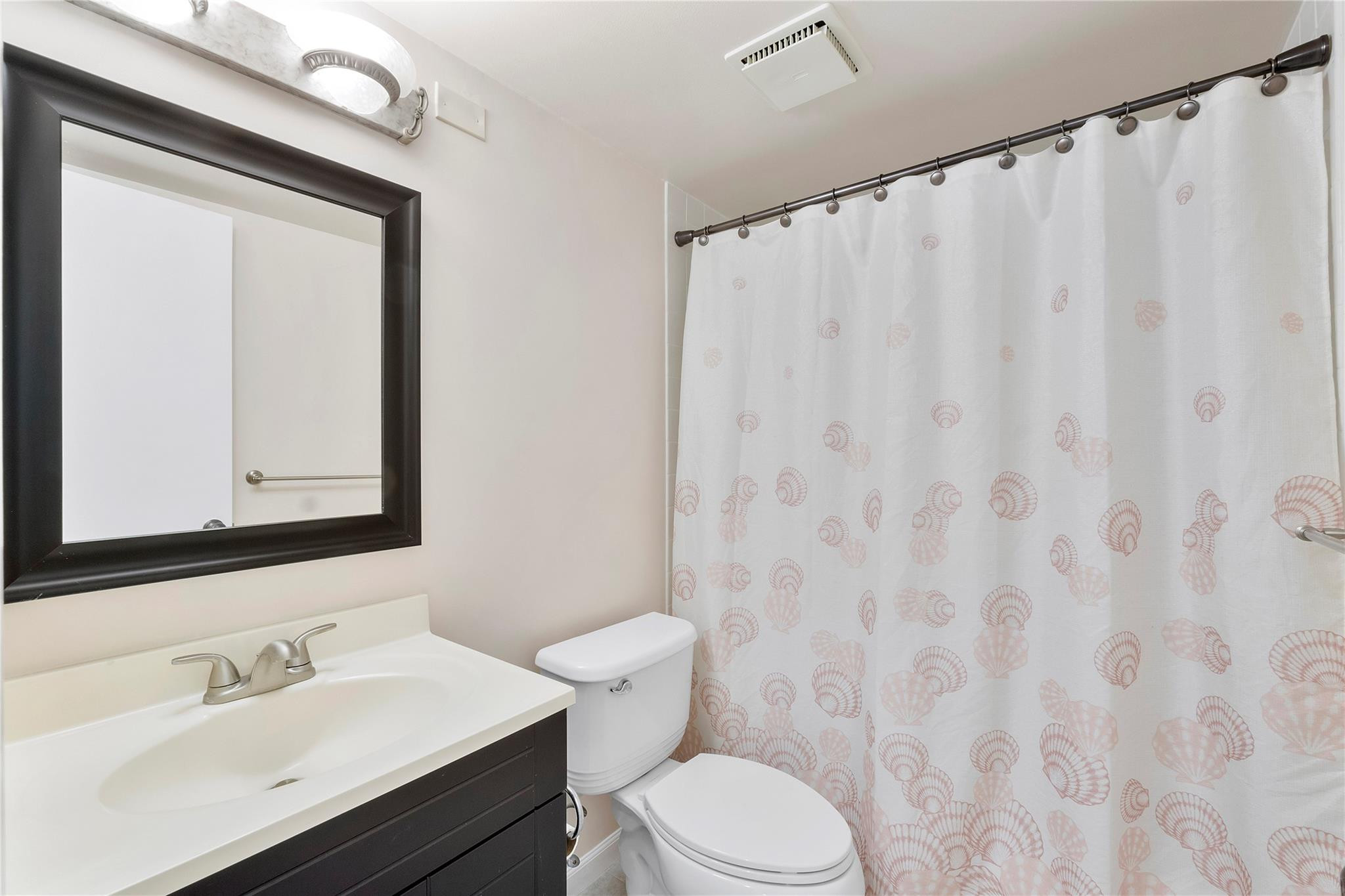 6519 Coral Lake #207, Margate FL 33063