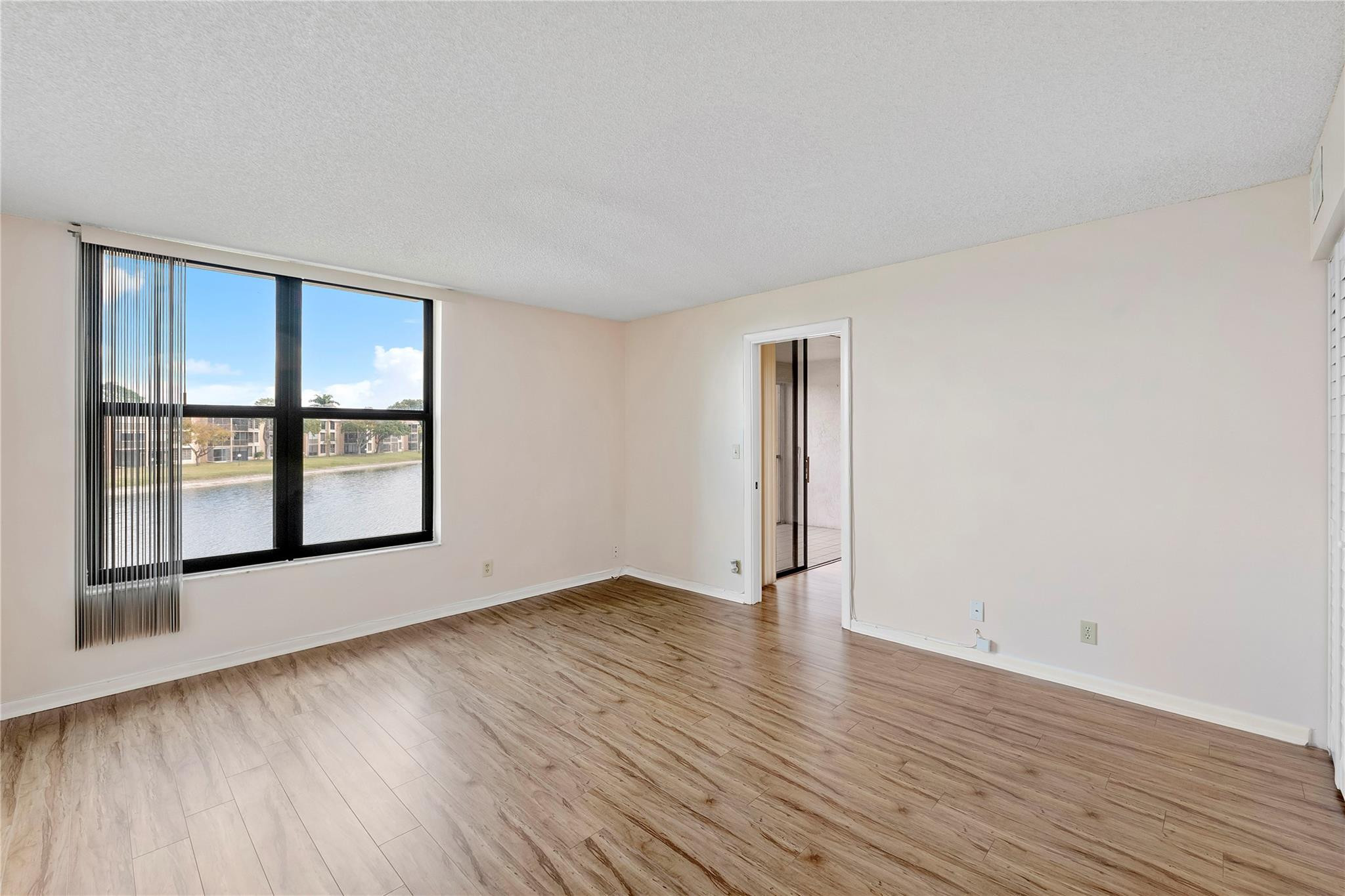 6519 Coral Lake #207, Margate FL 33063