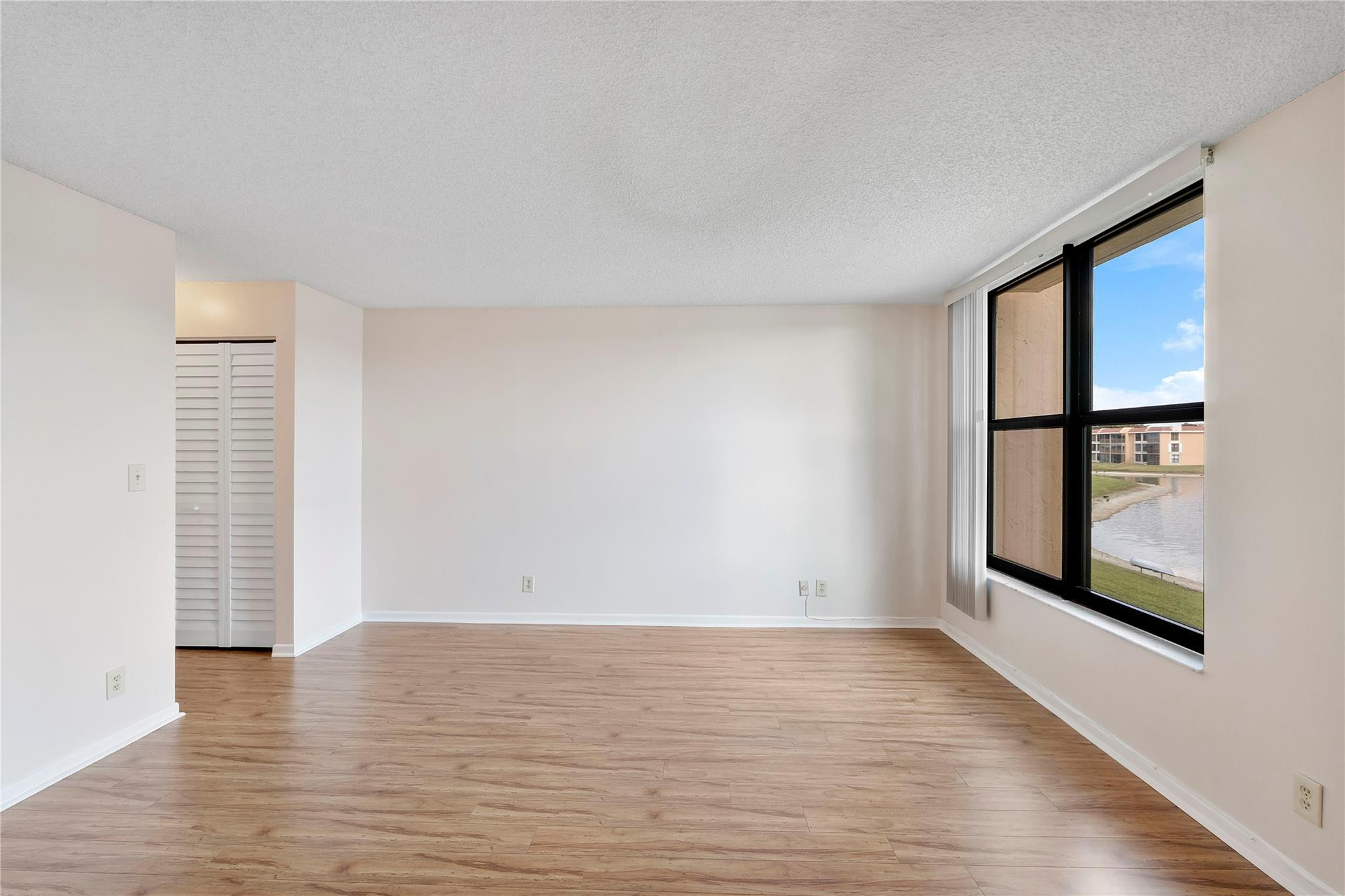 6519 Coral Lake #207, Margate FL 33063
