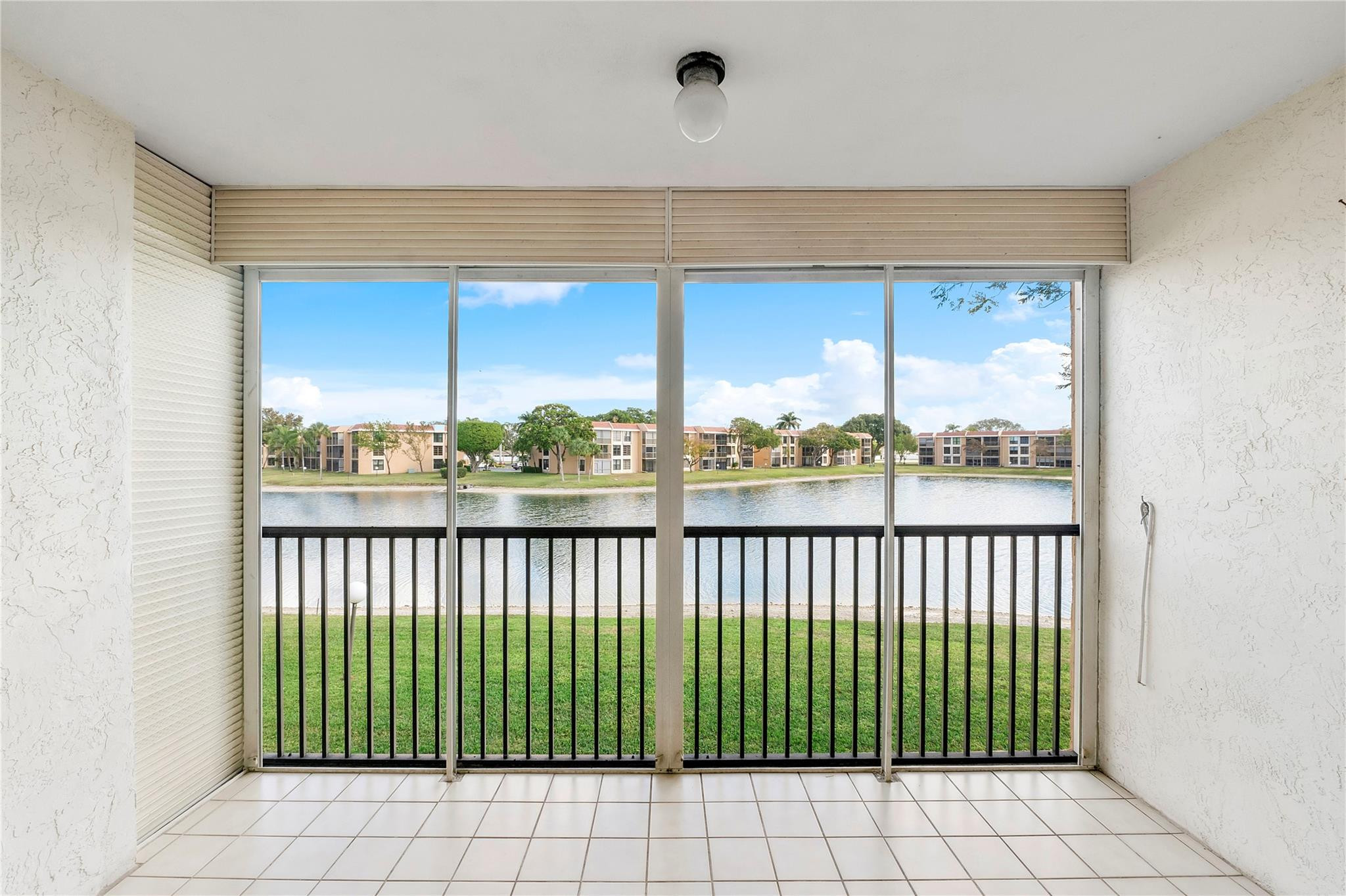 6519 Coral Lake #207, Margate FL 33063