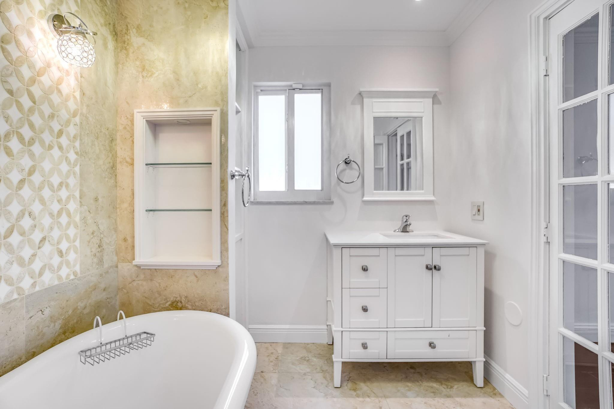 5550 NE 26th, Fort Lauderdale FL 33308