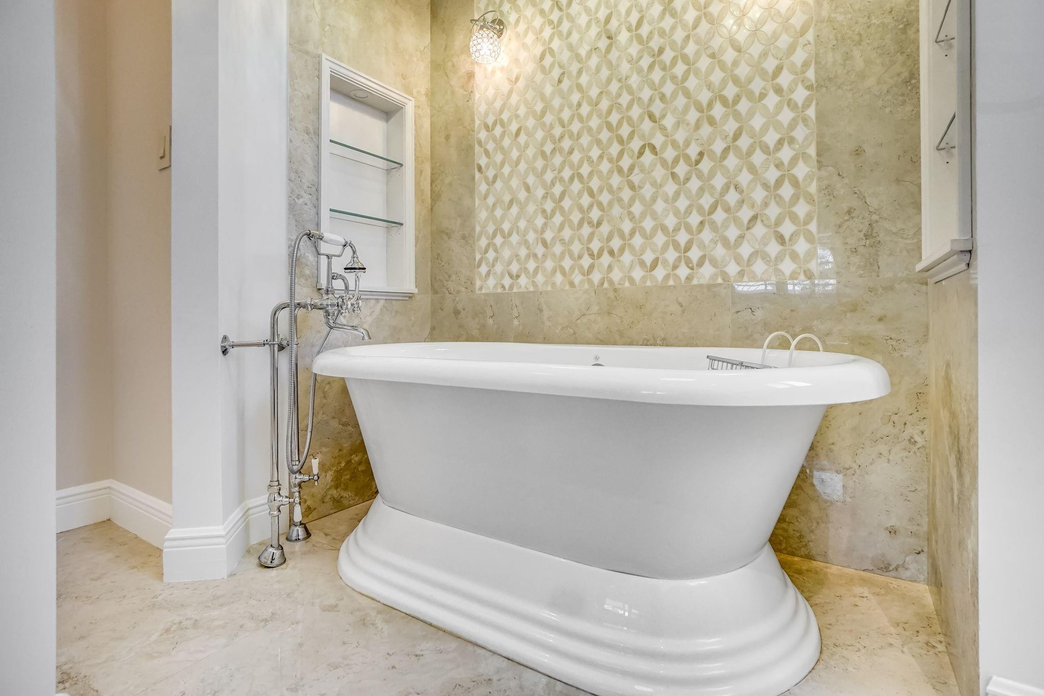 5550 NE 26th, Fort Lauderdale FL 33308