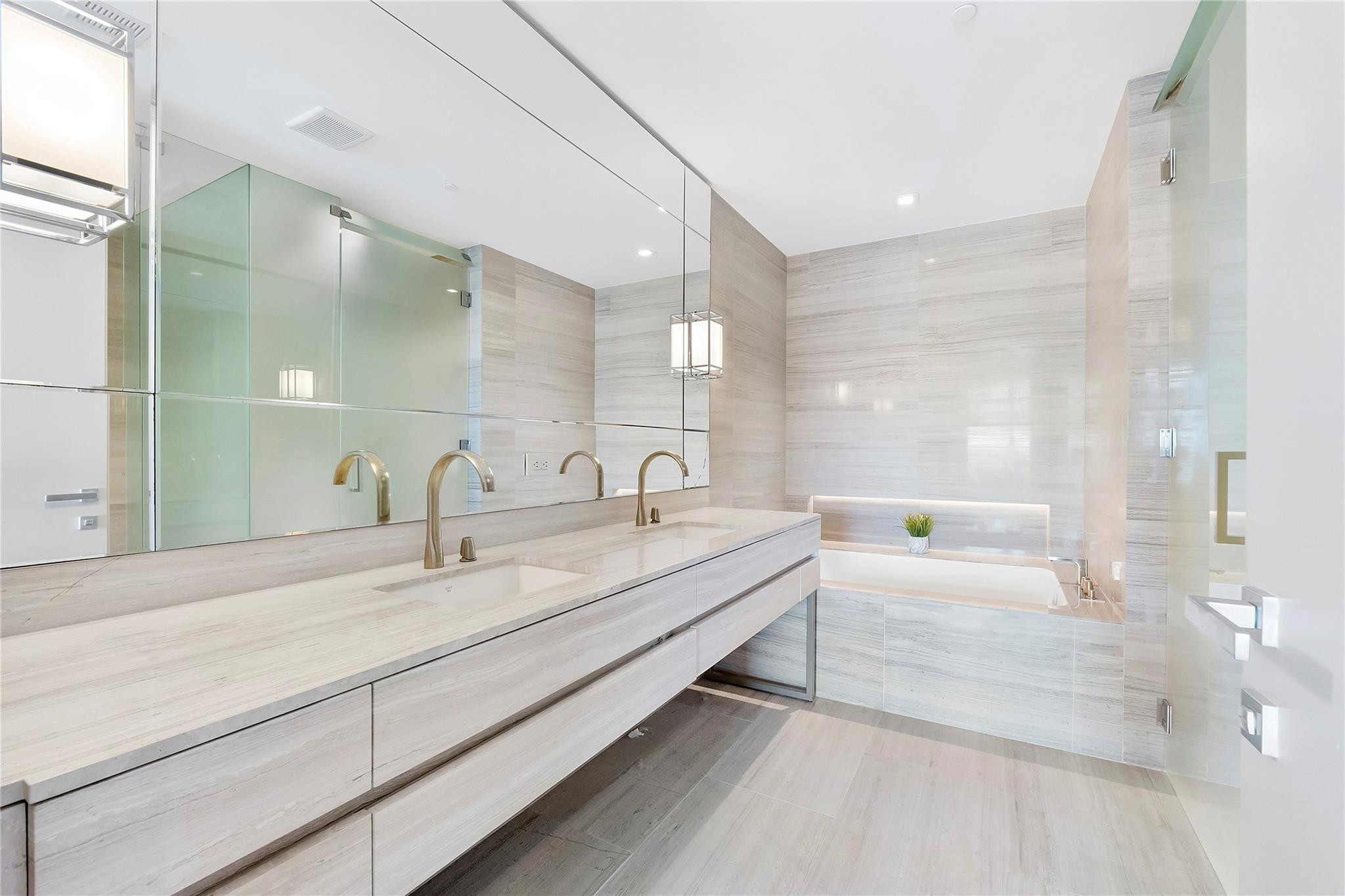 18975 Collins #3401, Sunny Isles Beach FL 33160