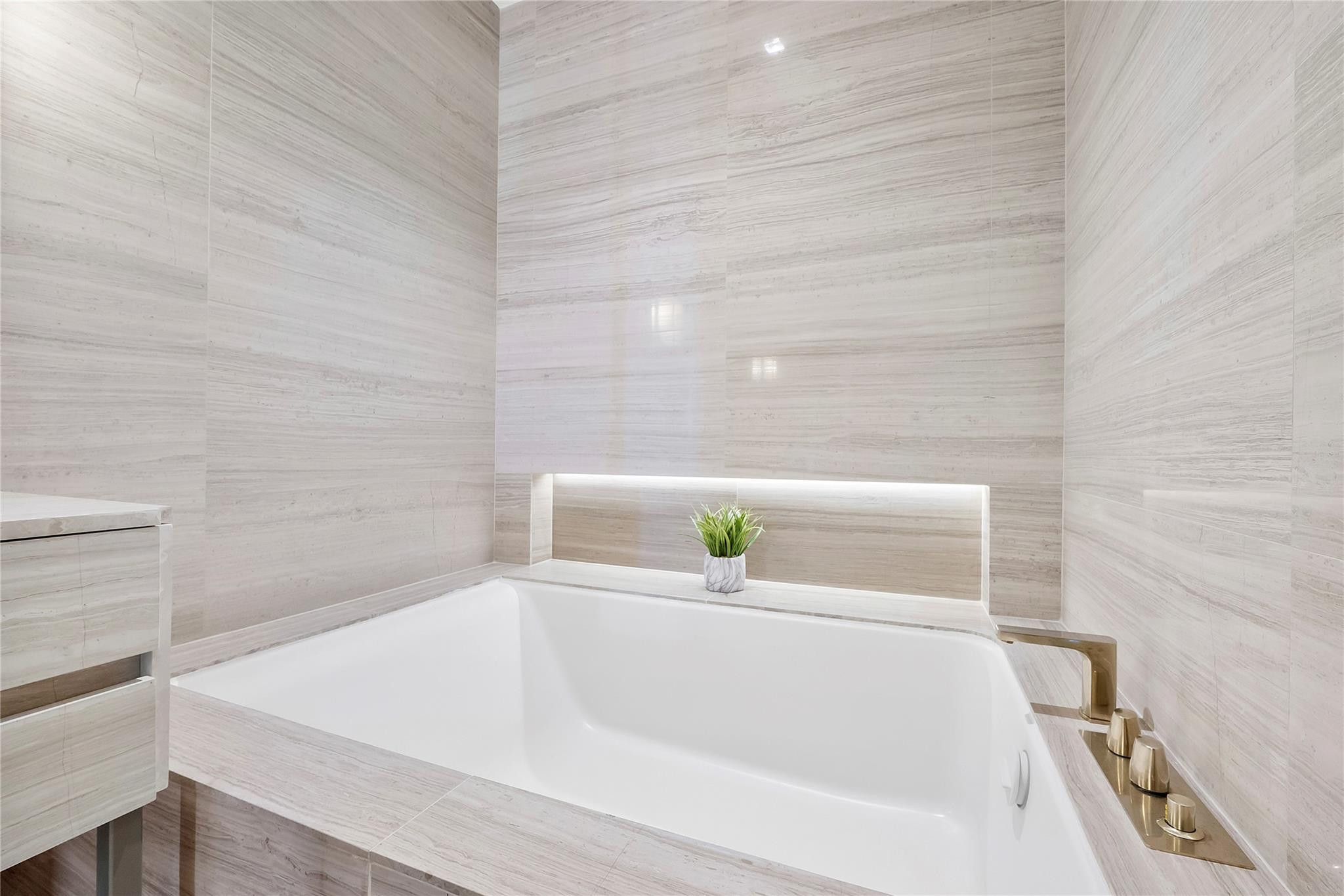 18975 Collins #3401, Sunny Isles Beach FL 33160