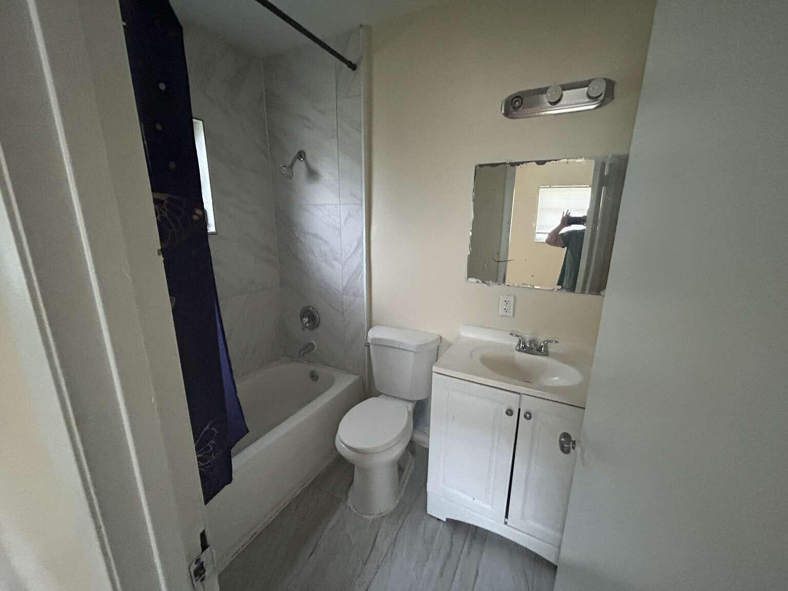 3370 NW 8th, Lauderhill FL 33311
