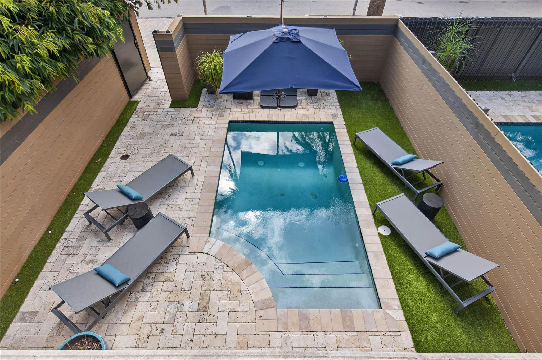 1215 NE 1st, Fort Lauderdale FL 33301