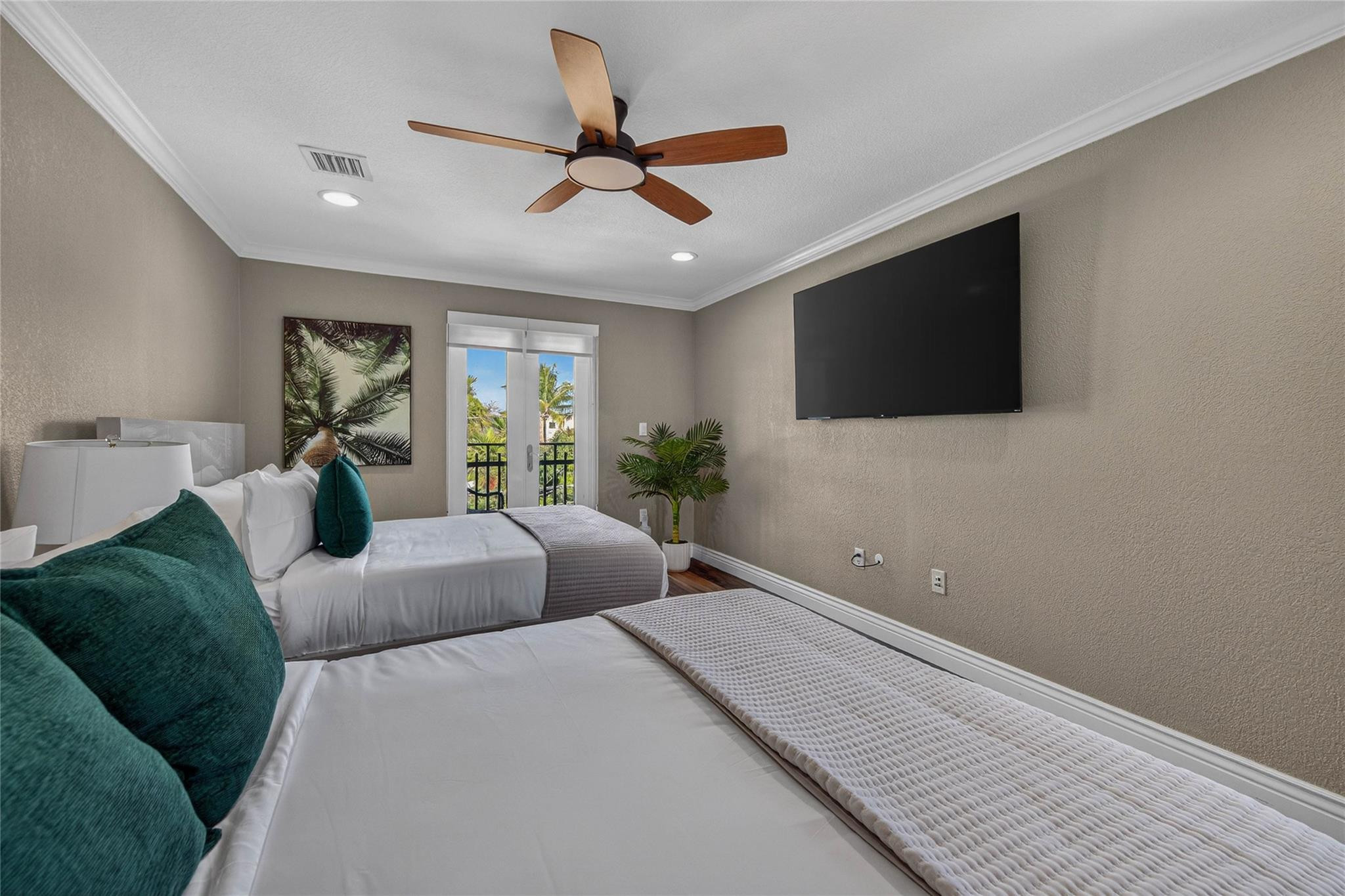 1215 NE 1st, Fort Lauderdale FL 33301