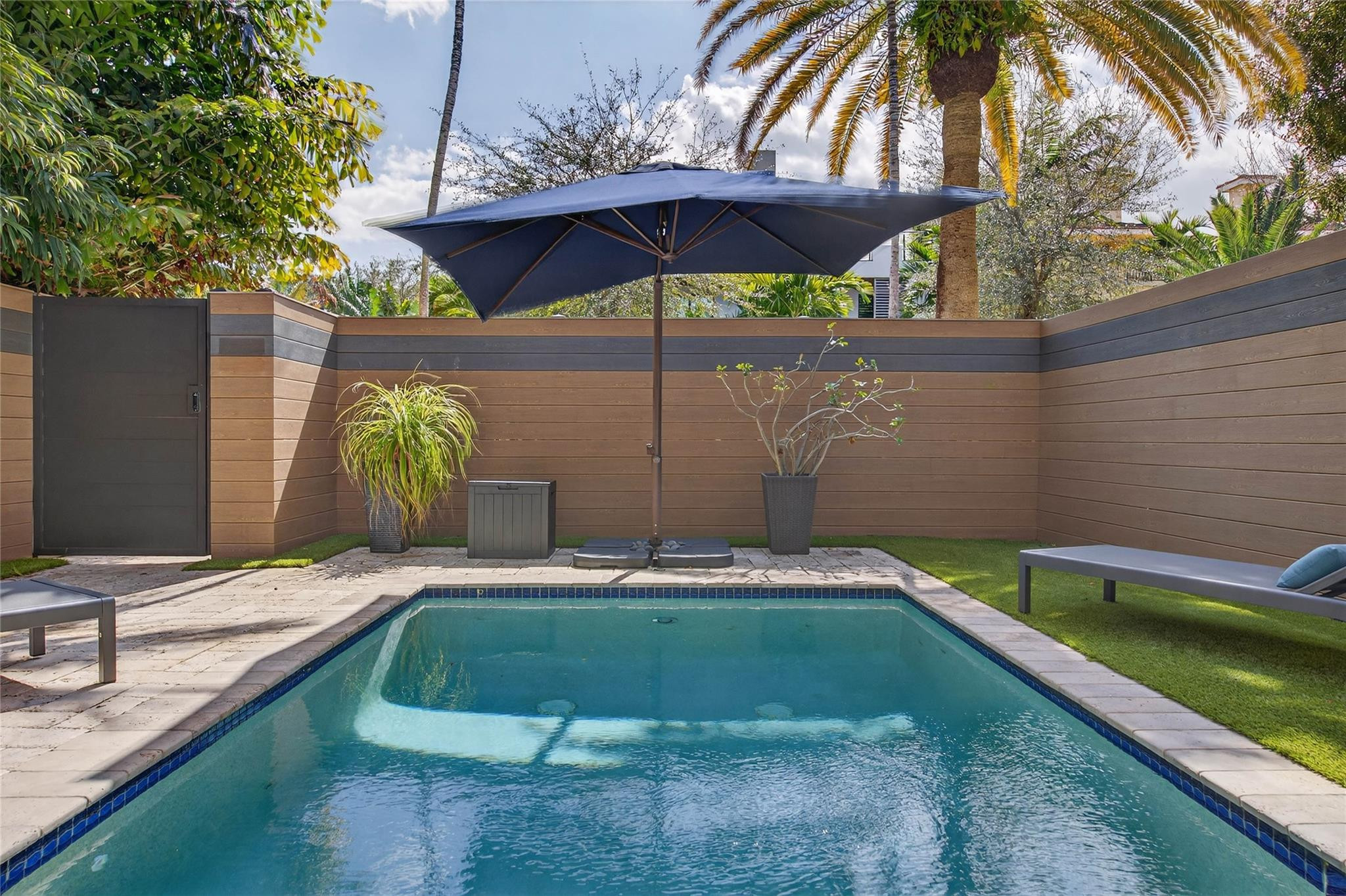 1215 NE 1st, Fort Lauderdale FL 33301