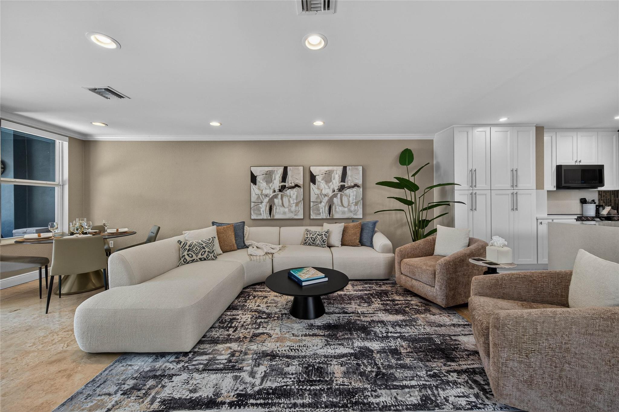 1215 NE 1st, Fort Lauderdale FL 33301