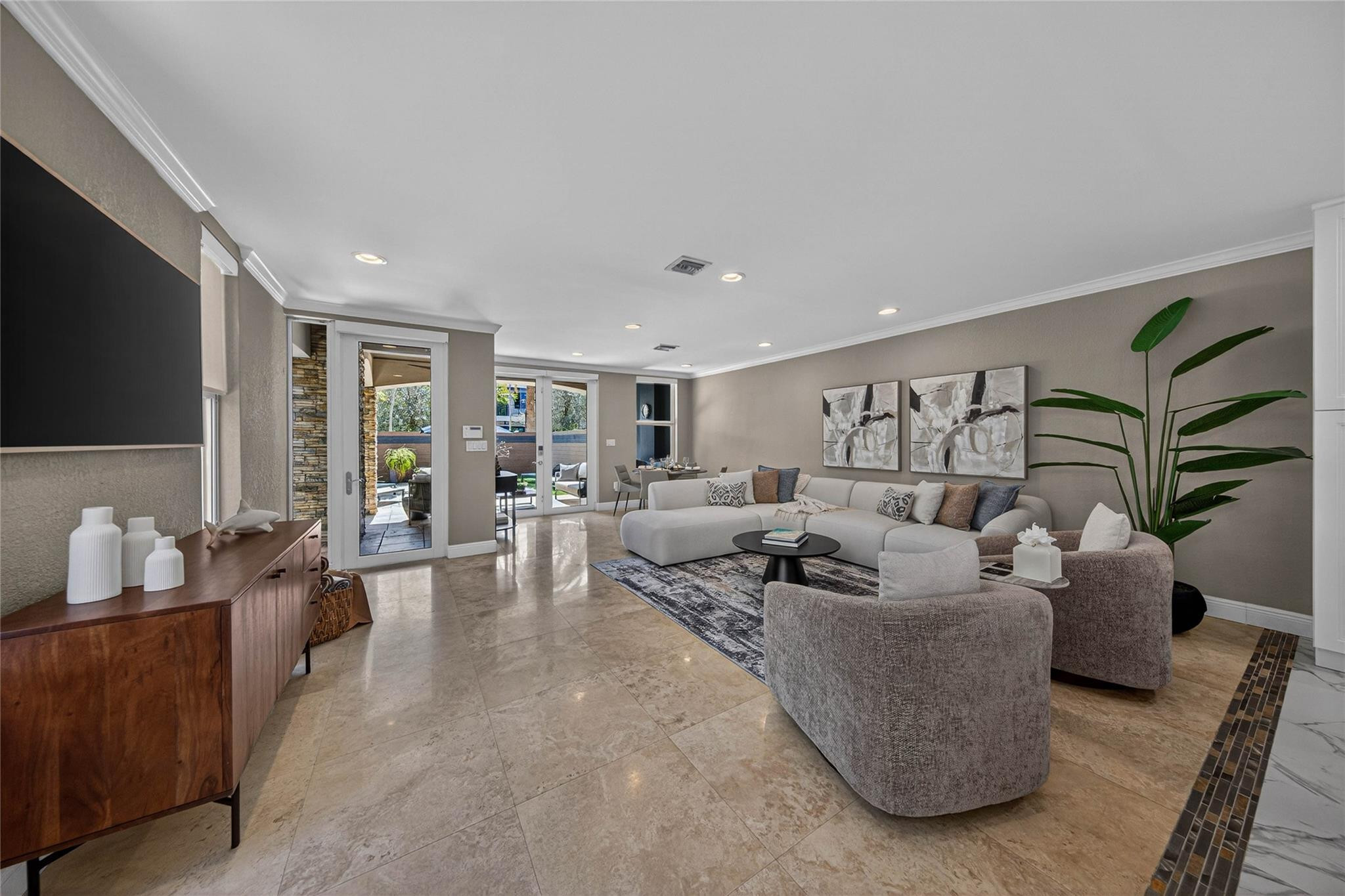 1215 NE 1st, Fort Lauderdale FL 33301