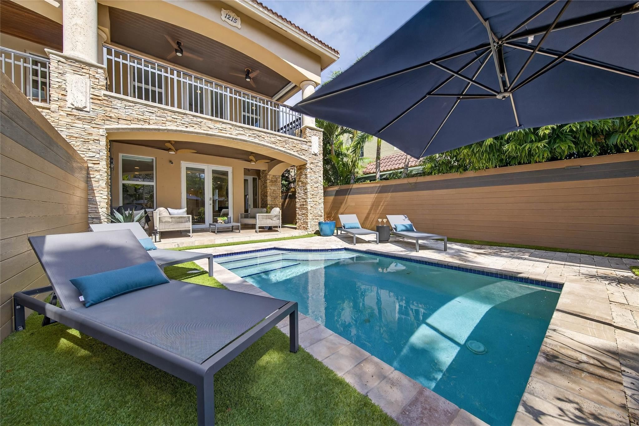 1215 NE 1st, Fort Lauderdale FL 33301