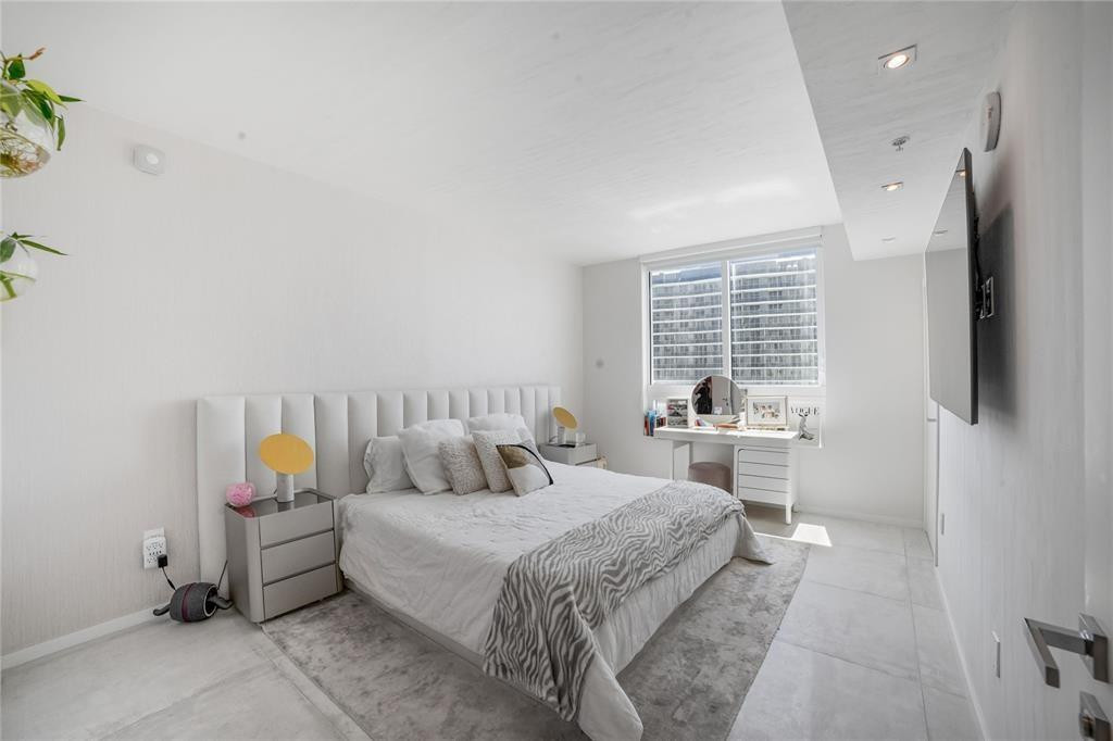 1900 N Bayshore #4411, Miami FL 33132