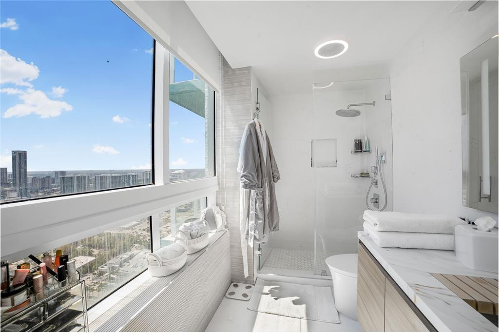 1900 N Bayshore #4411, Miami FL 33132