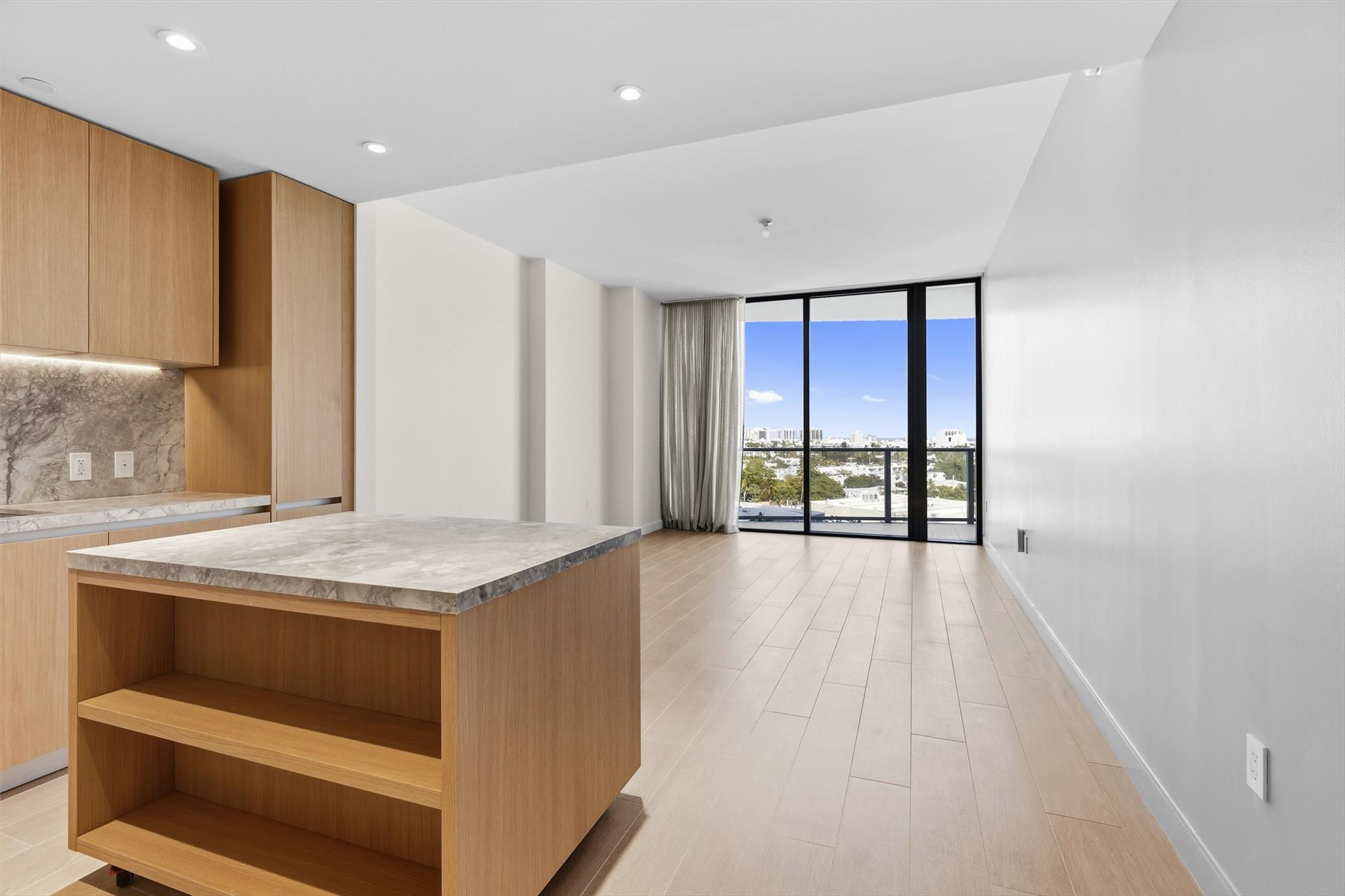 500 Alton #1006, Miami Beach FL 33139