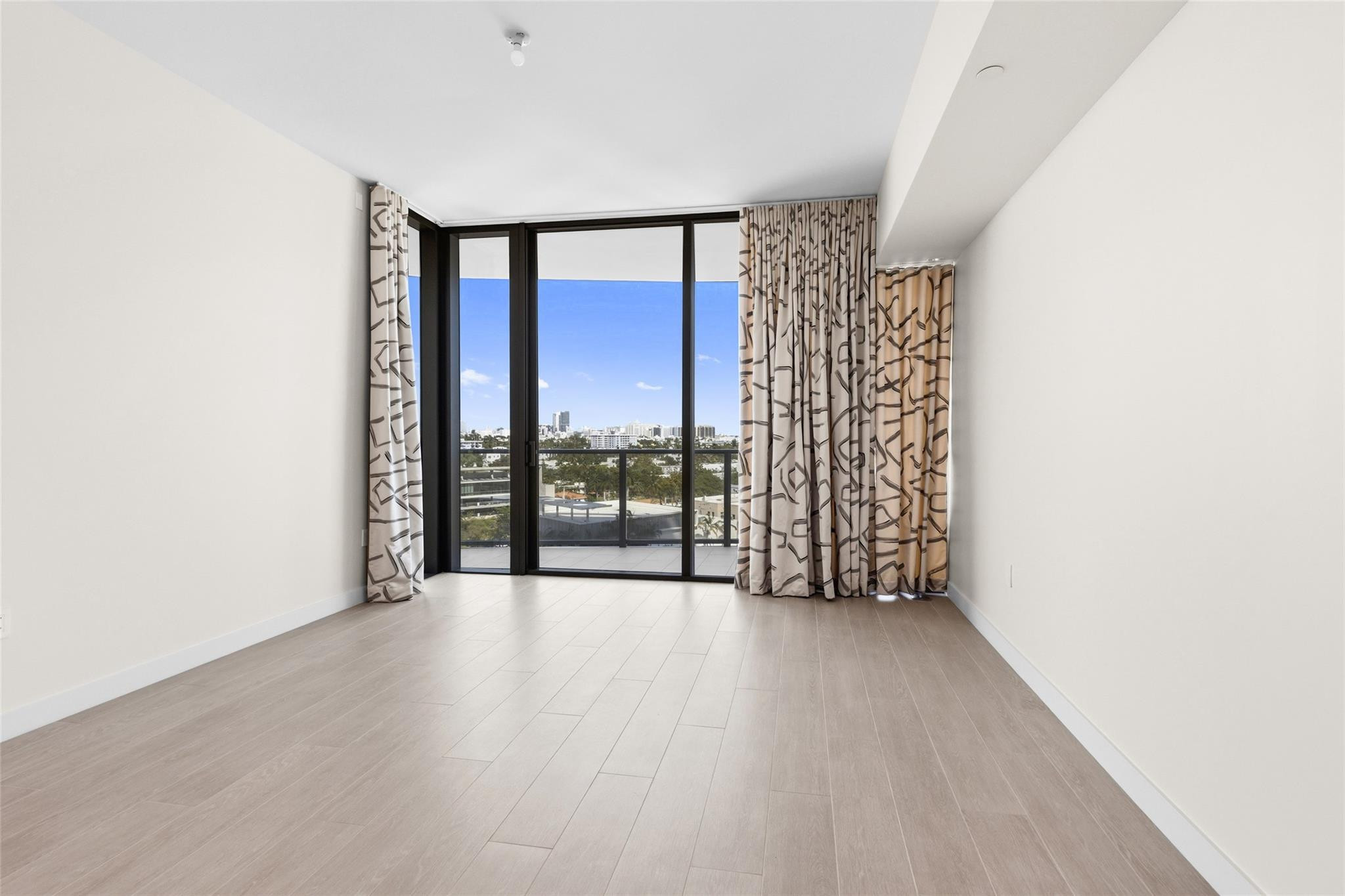 500 Alton #1006, Miami Beach FL 33139