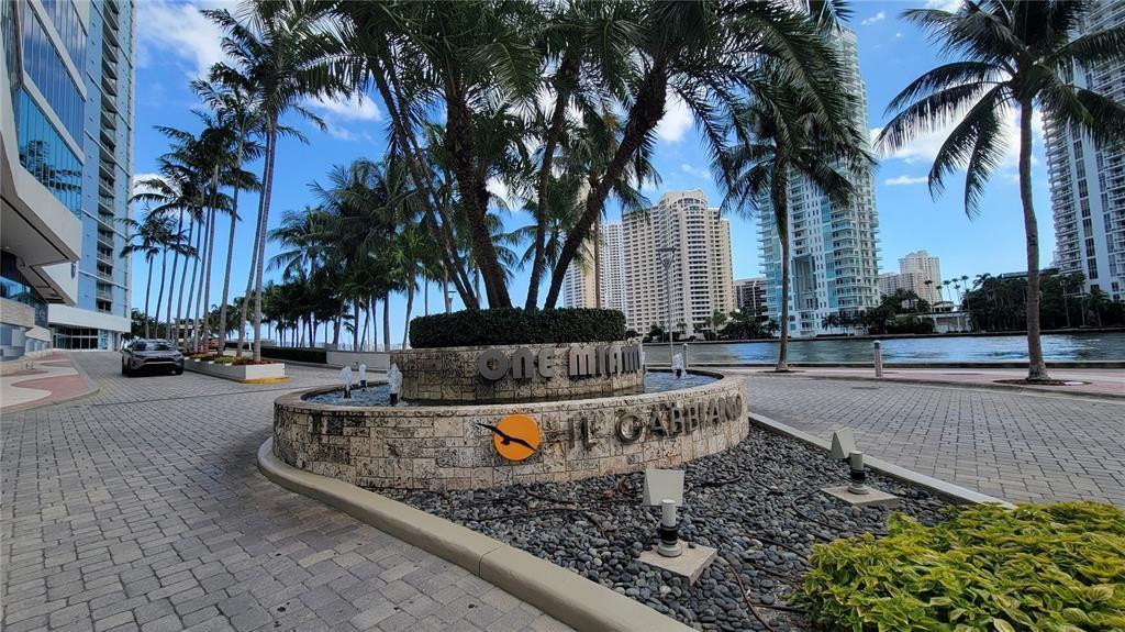 325 S Biscayne #3224, Miami FL 33131