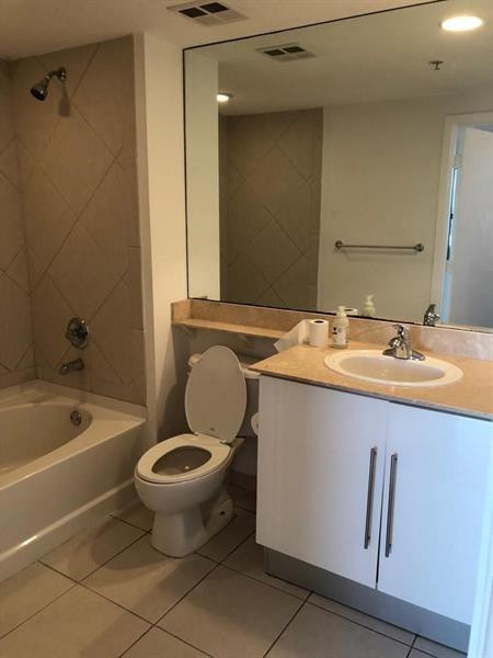 325 S Biscayne #3224, Miami FL 33131