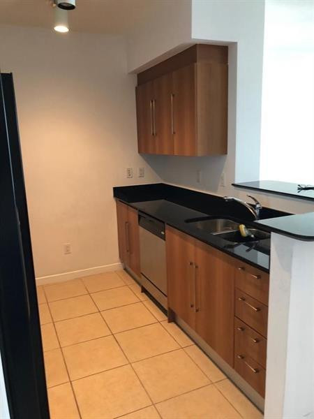 325 S Biscayne #3224, Miami FL 33131
