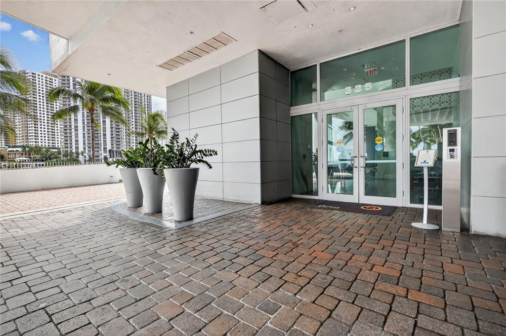 325 S Biscayne #3224, Miami FL 33131
