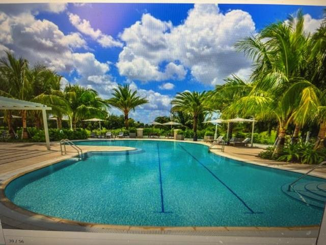 808 Bridgewood #808, Boca Raton FL 33434