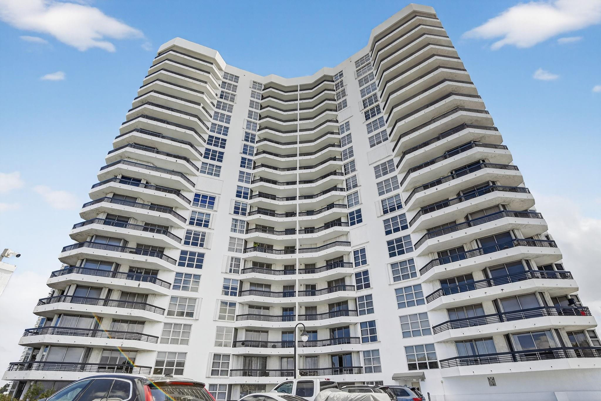 3400 NE 192nd #1008, Miami FL 33180