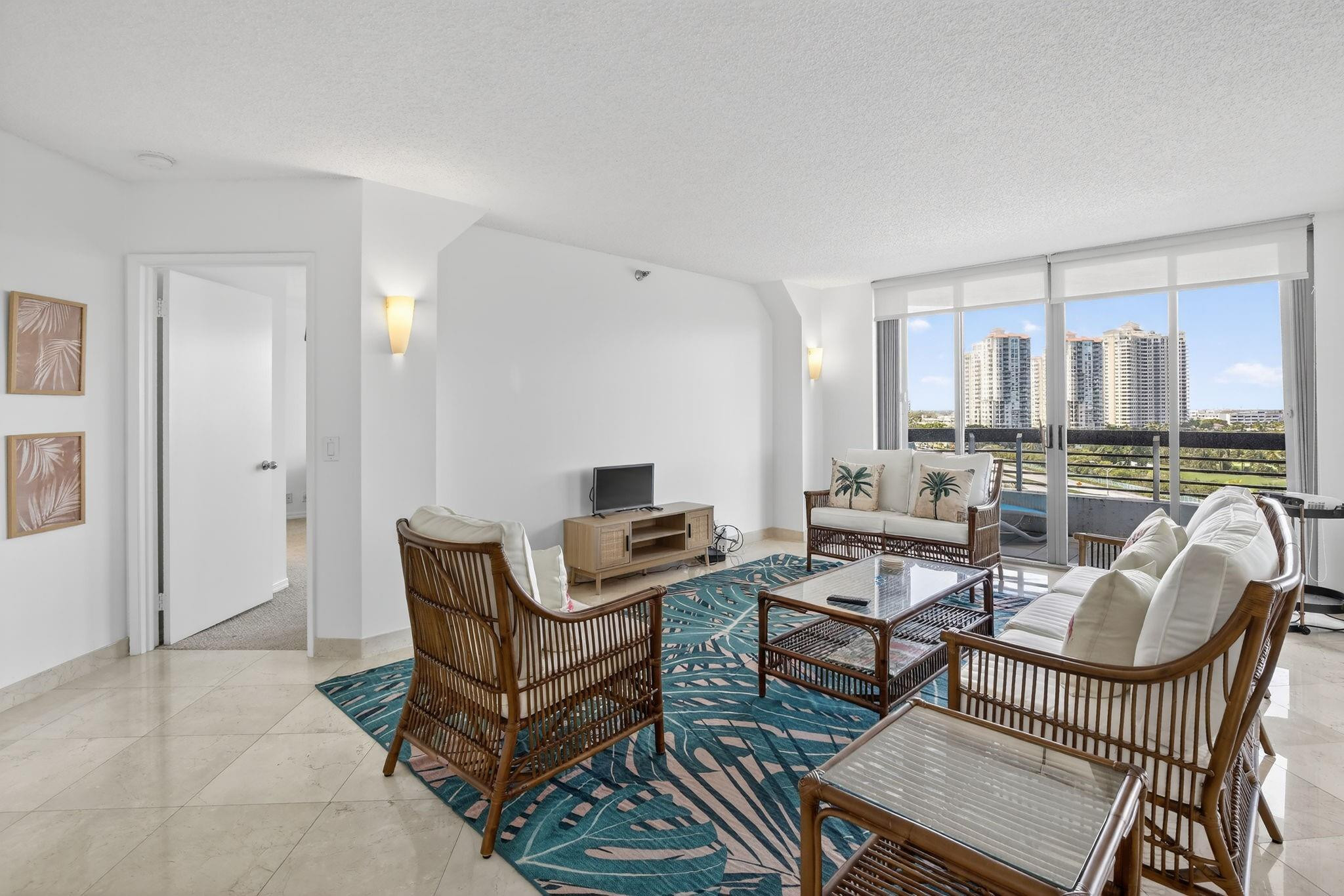 3400 NE 192nd #1008, Miami FL 33180