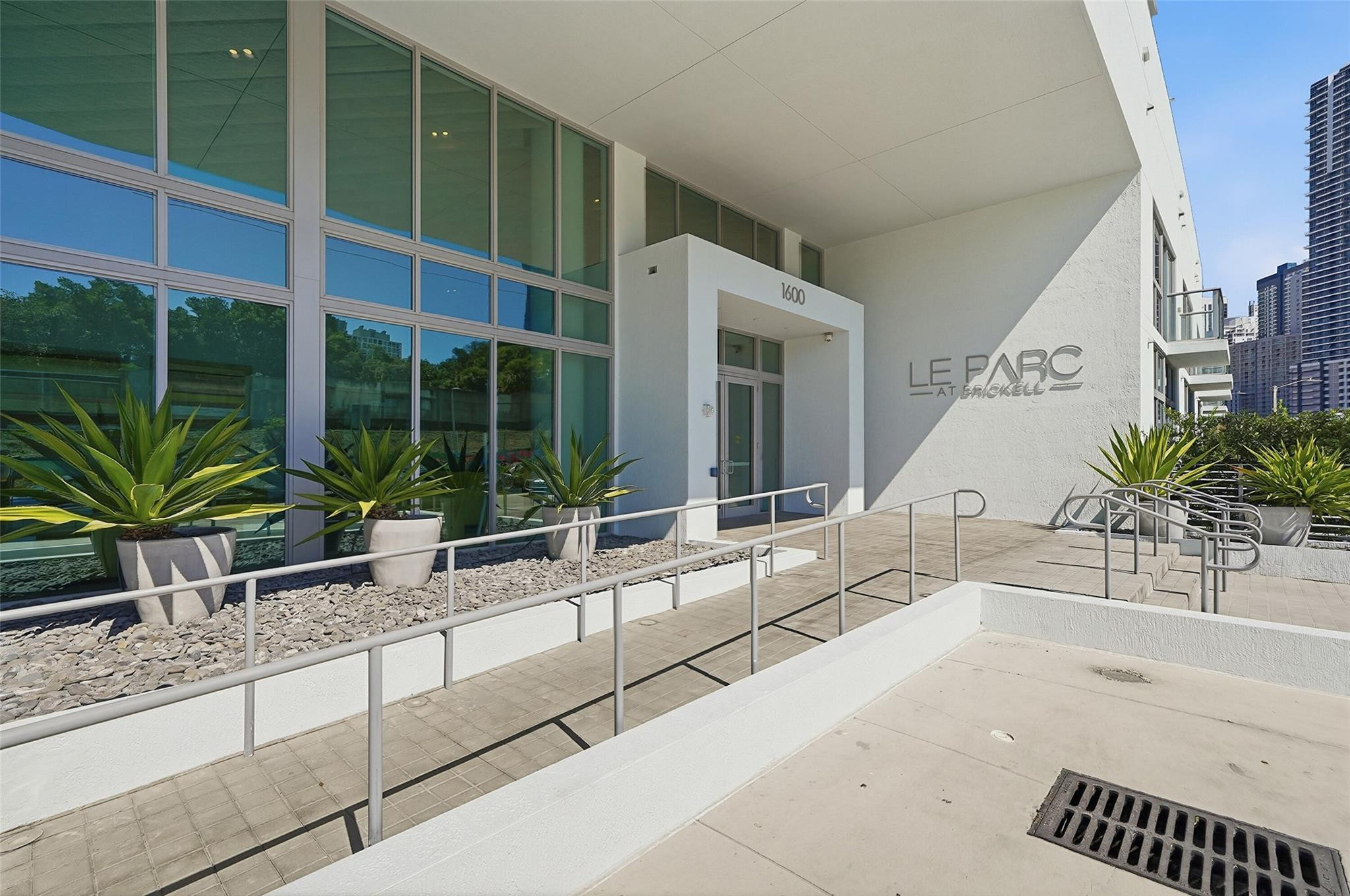 1600 SW 1st #510, Miami FL 33129