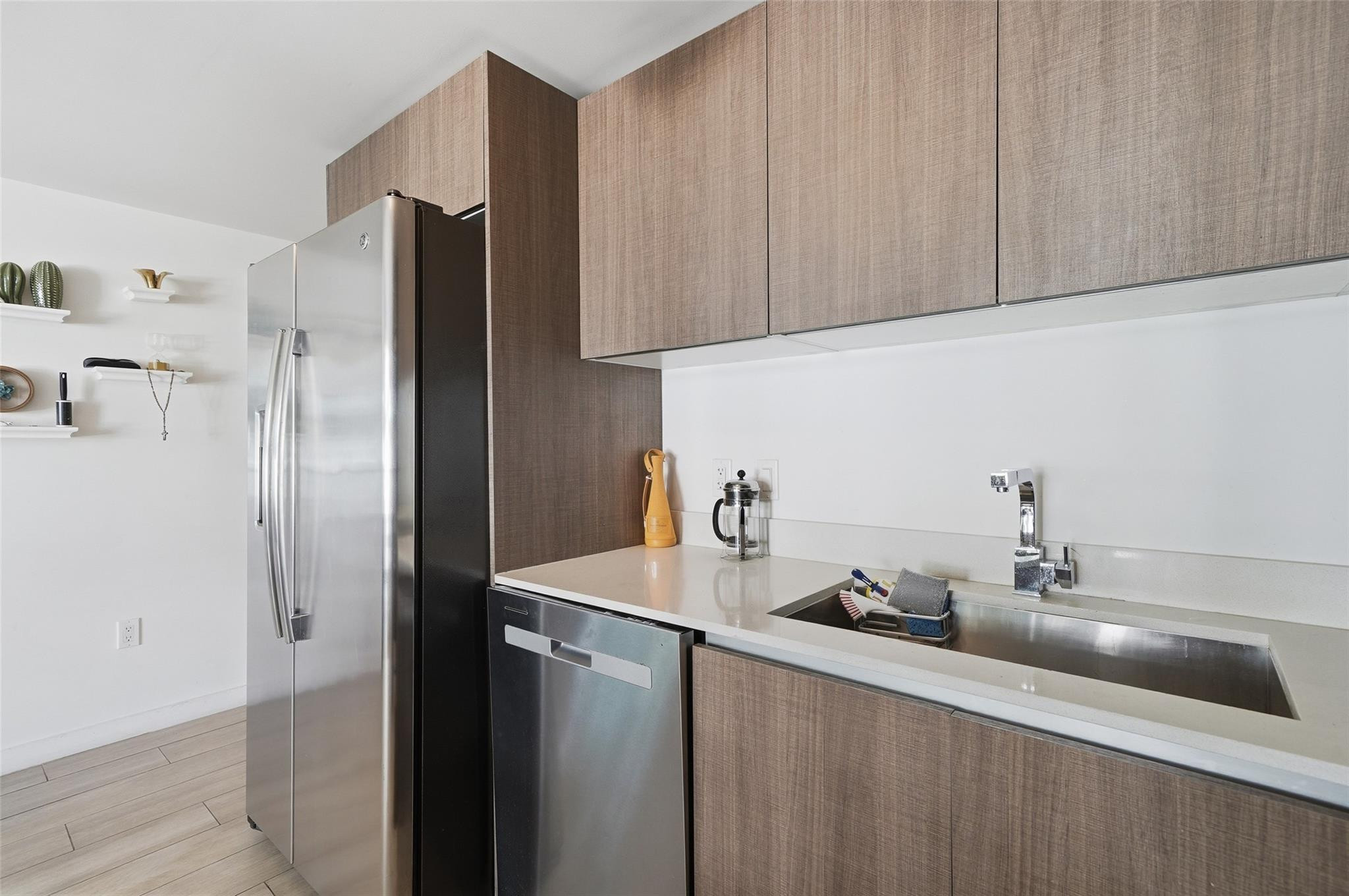 1600 SW 1st #510, Miami FL 33129