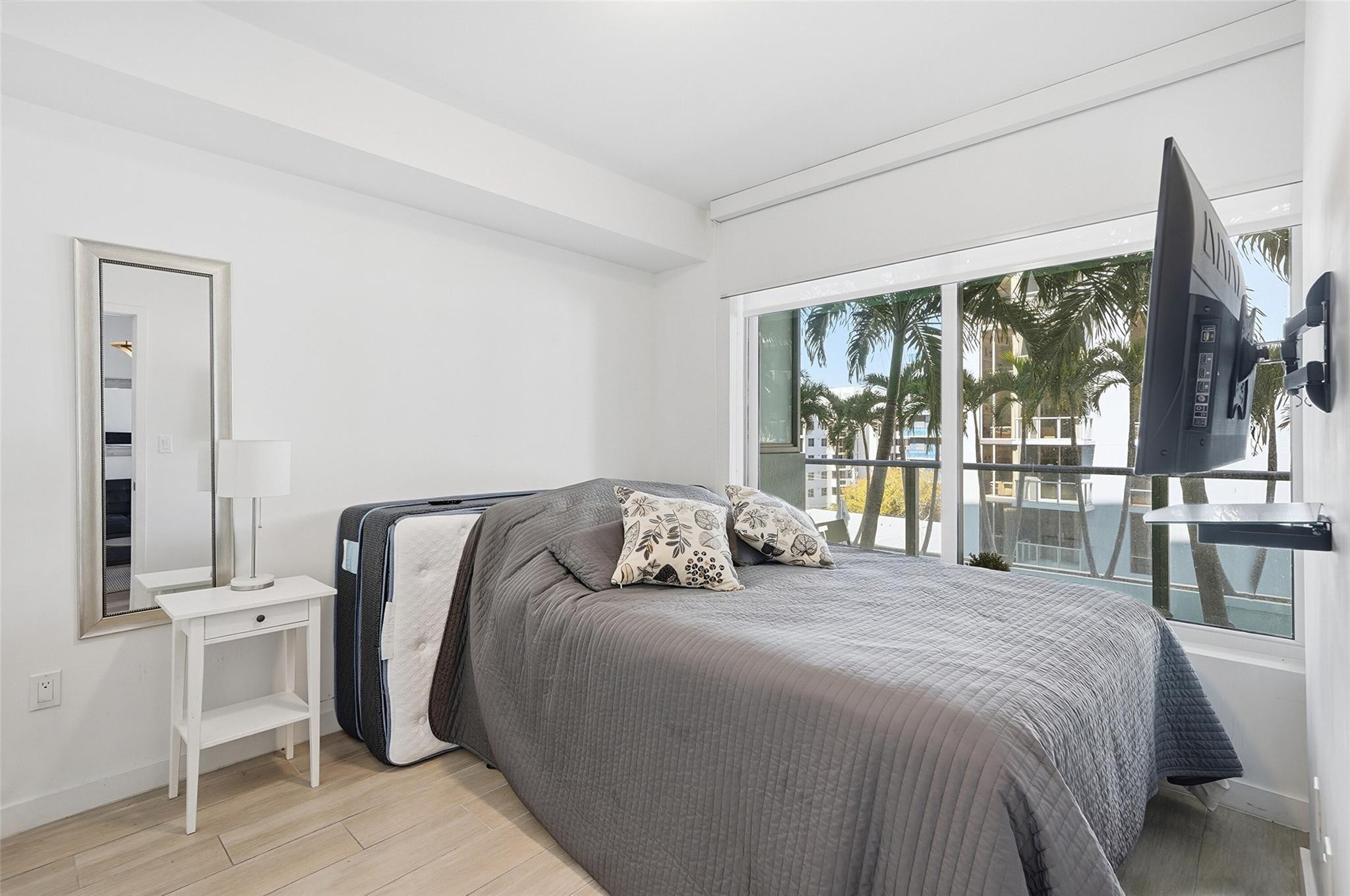1600 SW 1st #510, Miami FL 33129