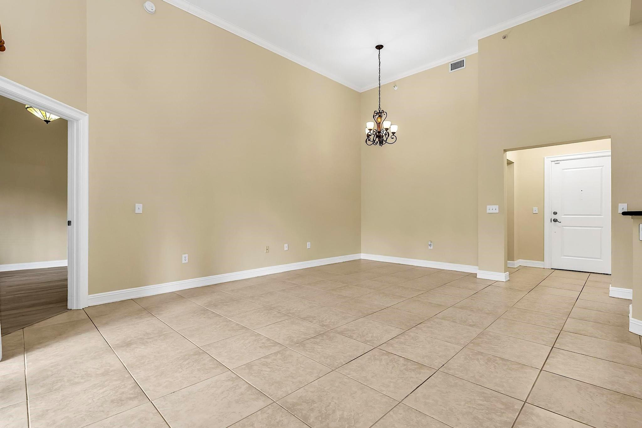 16102 Emerald Estates #108, Weston FL 33331