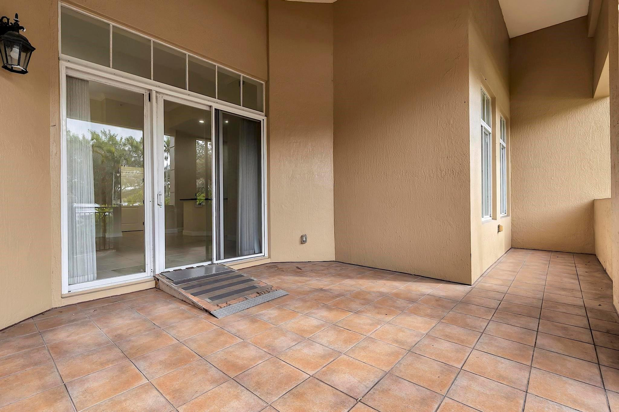16102 Emerald Estates #108, Weston FL 33331