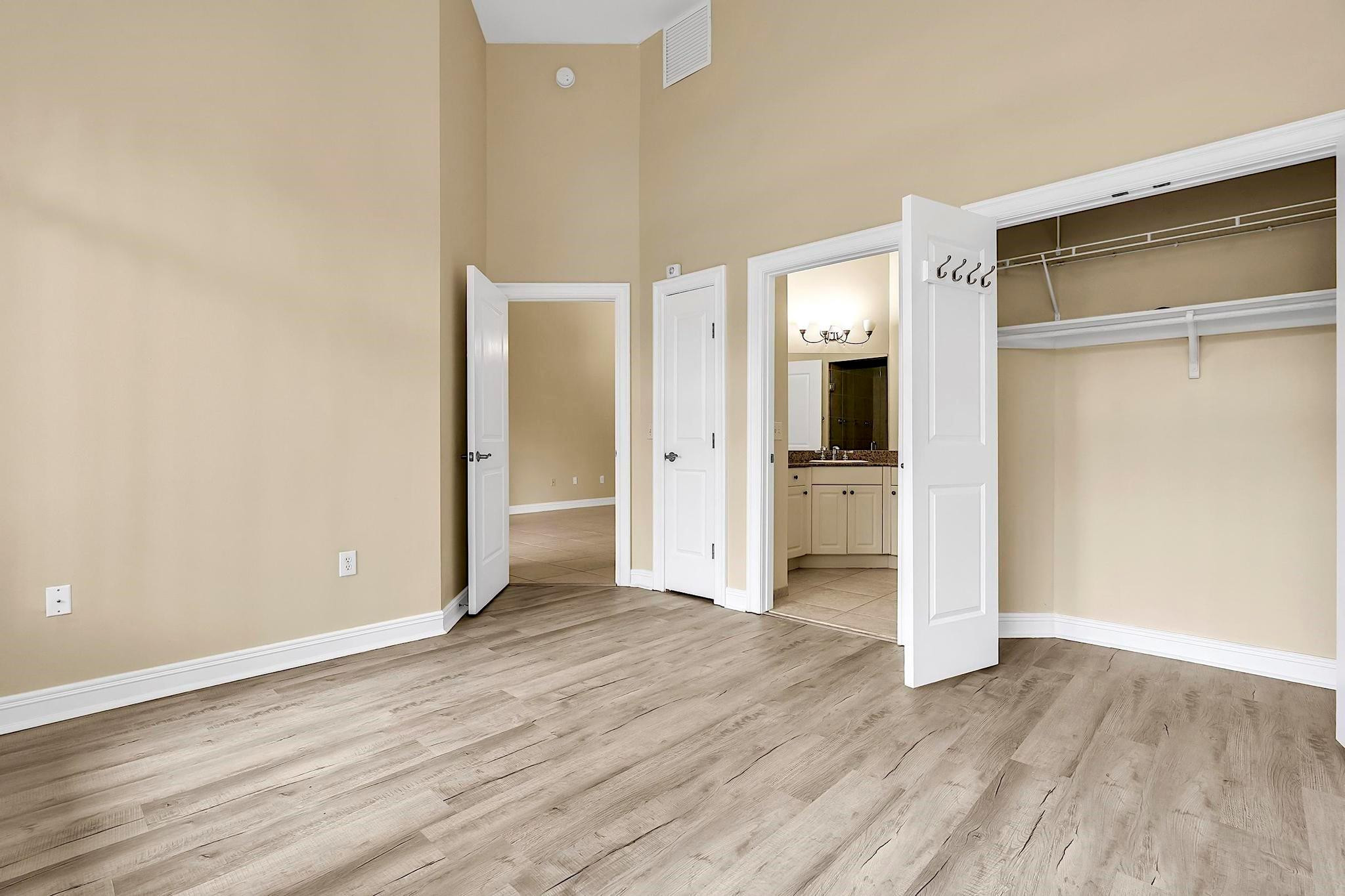 16102 Emerald Estates #108, Weston FL 33331