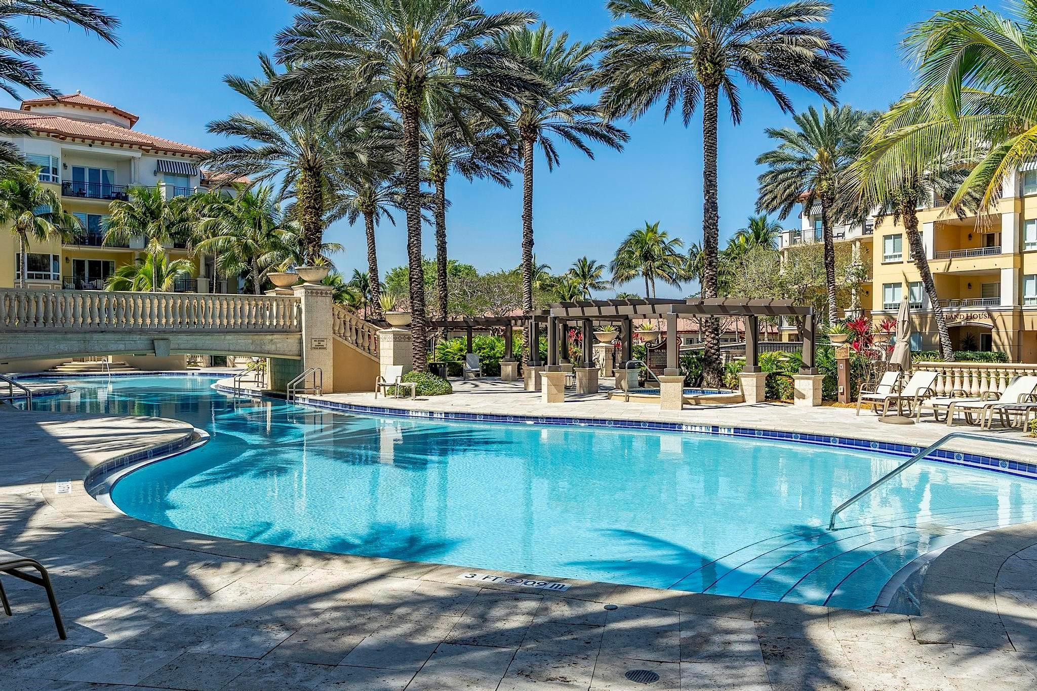 16102 Emerald Estates #108, Weston FL 33331