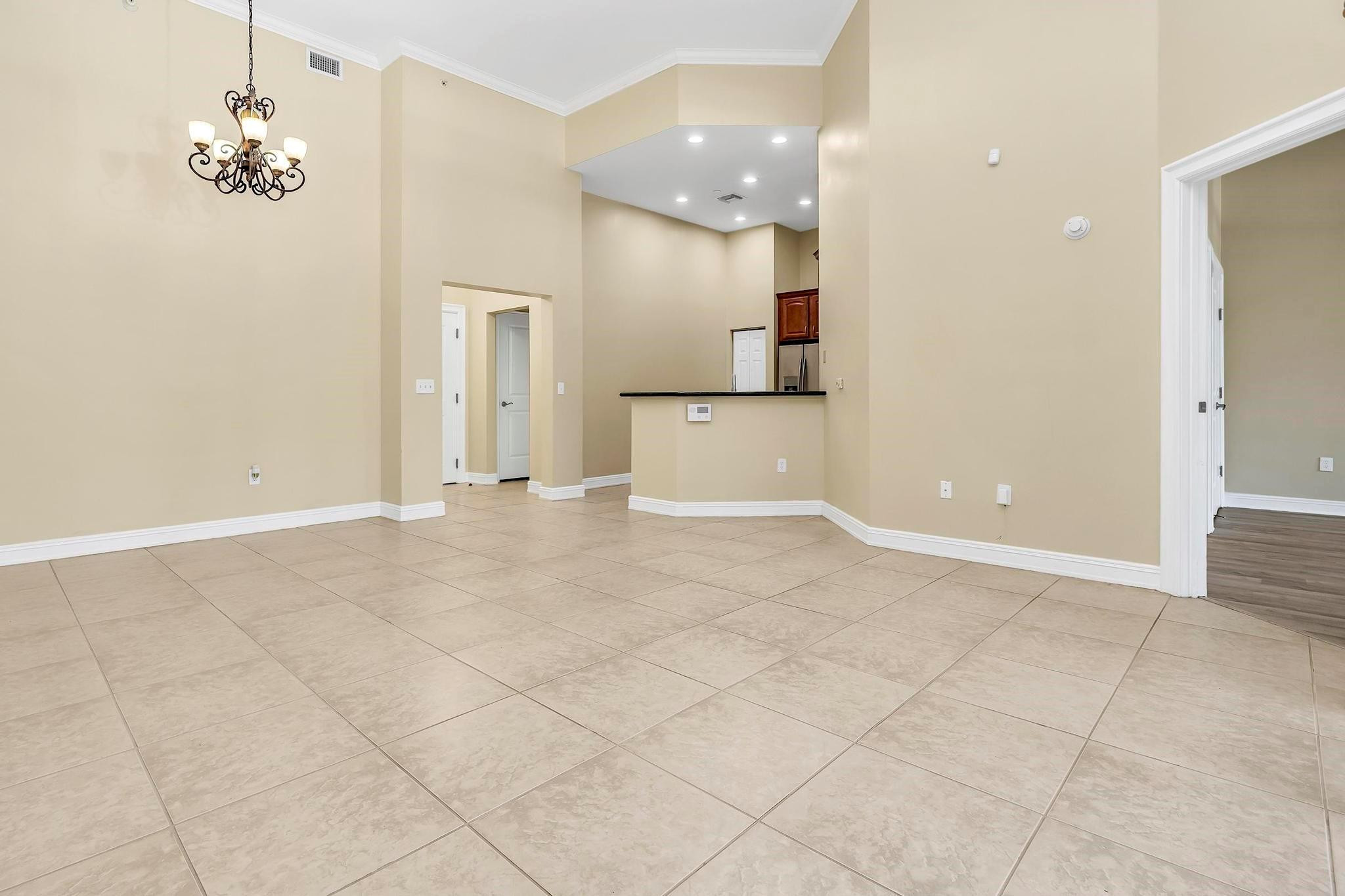 16102 Emerald Estates #108, Weston FL 33331