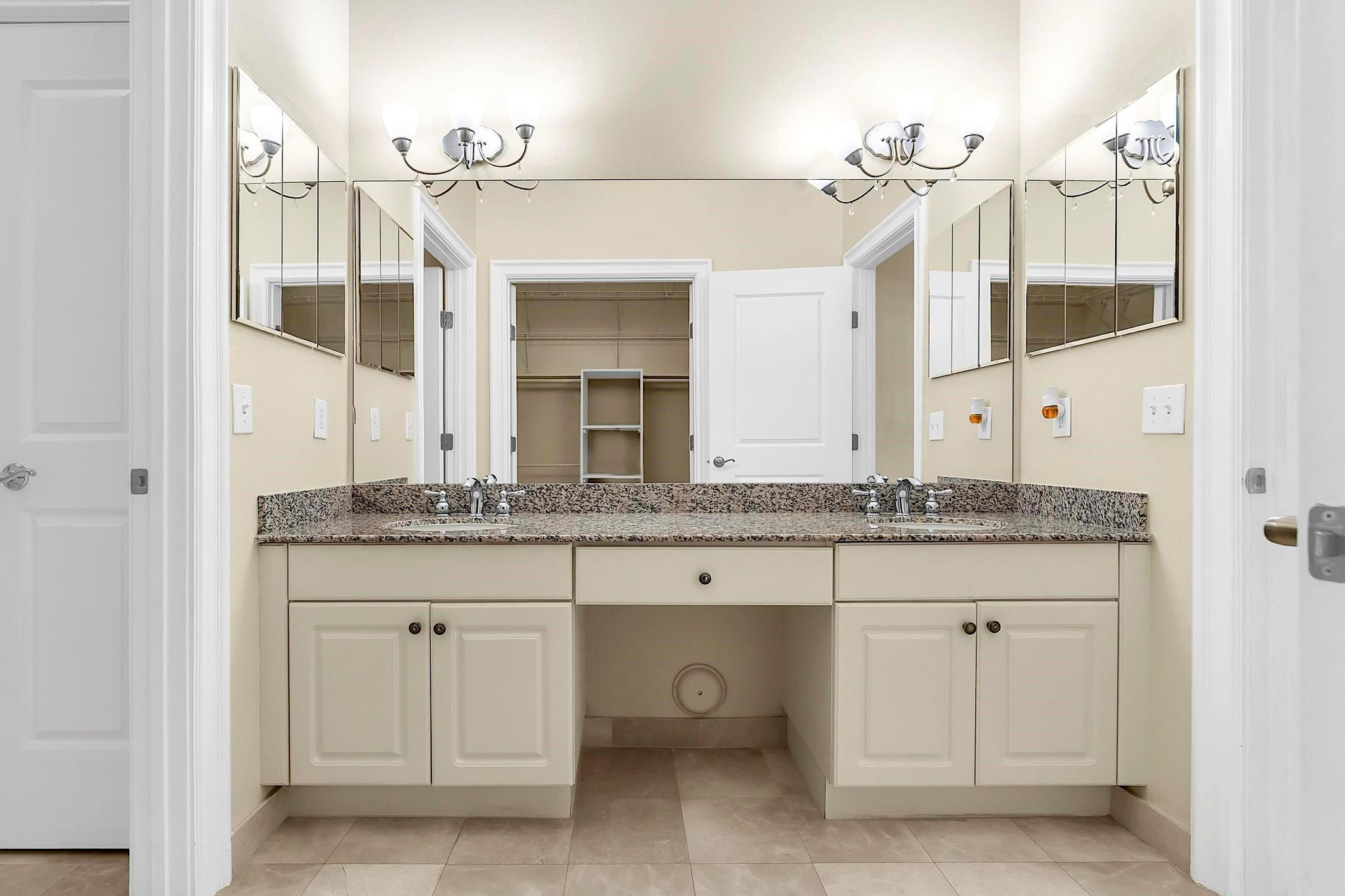 16102 Emerald Estates #108, Weston FL 33331