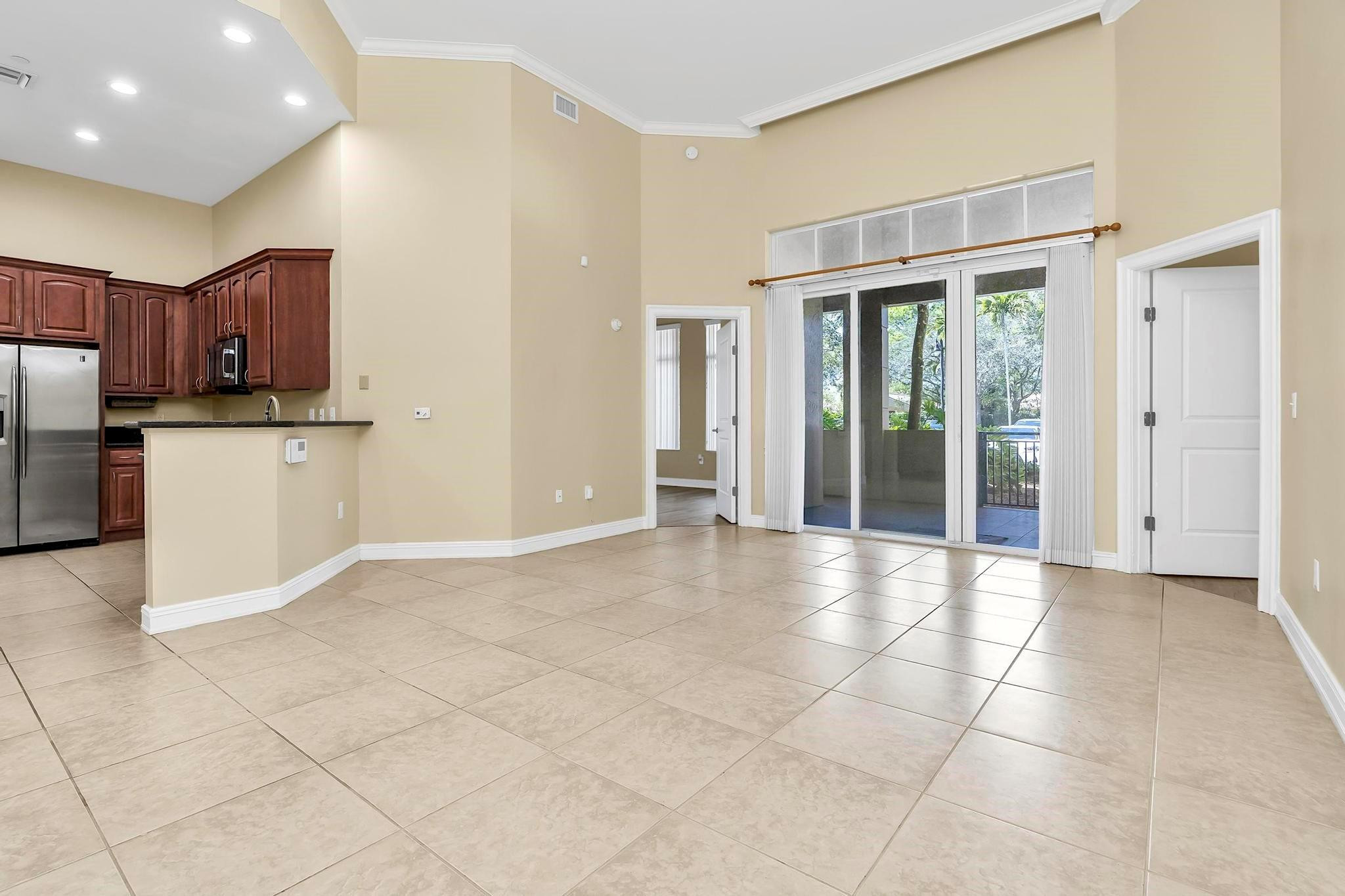 16102 Emerald Estates #108, Weston FL 33331