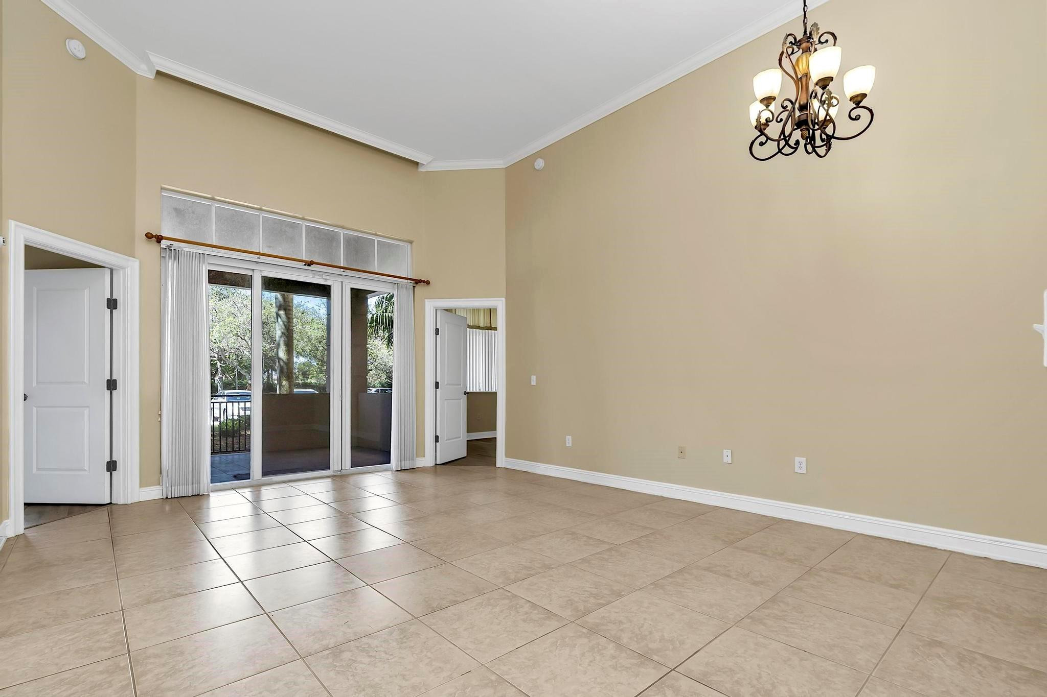 16102 Emerald Estates #108, Weston FL 33331