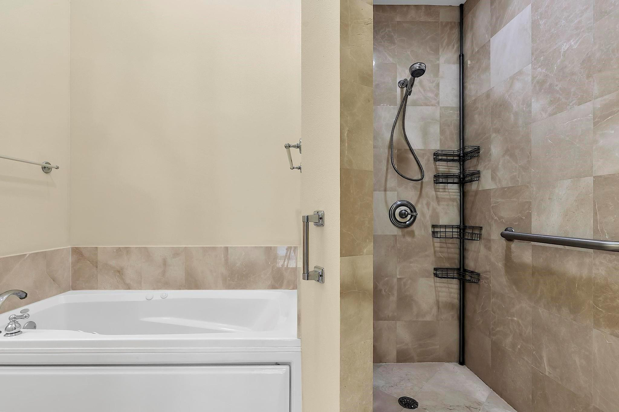 16102 Emerald Estates #108, Weston FL 33331