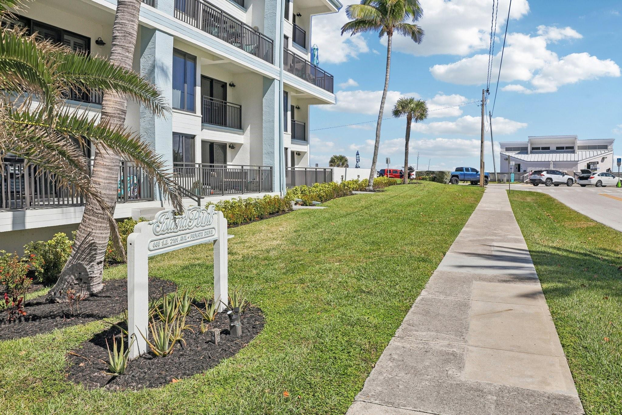 665 SE 21st #107, Deerfield Beach FL 33441