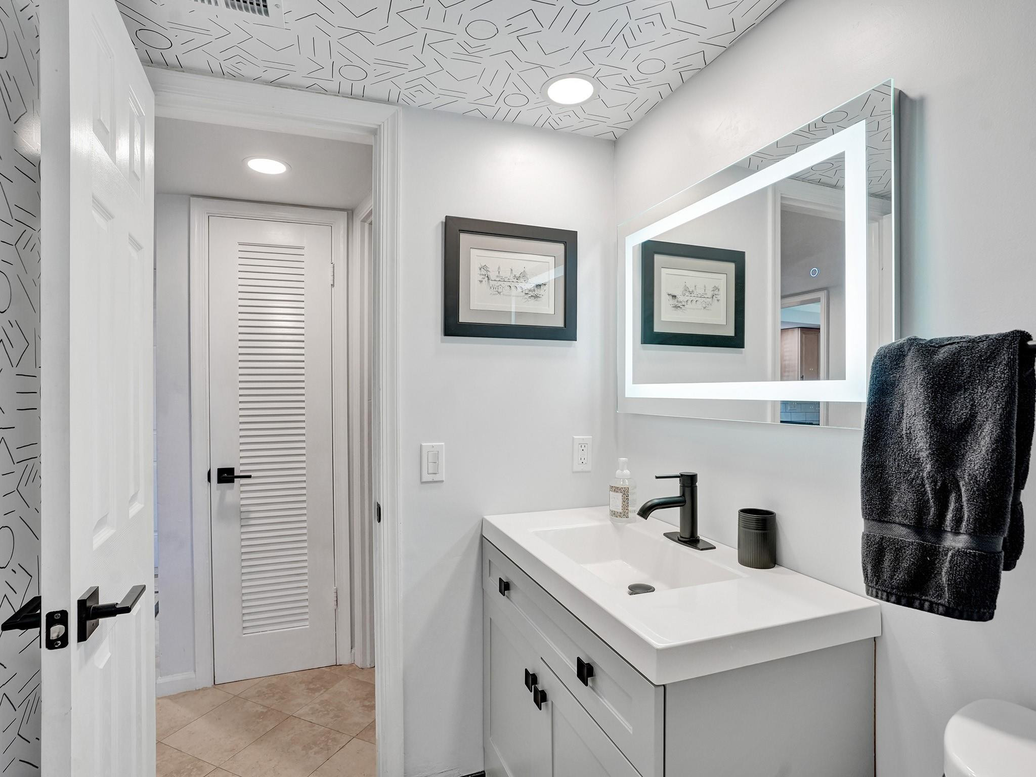 3051 NE 48th #205, Fort Lauderdale FL 33308