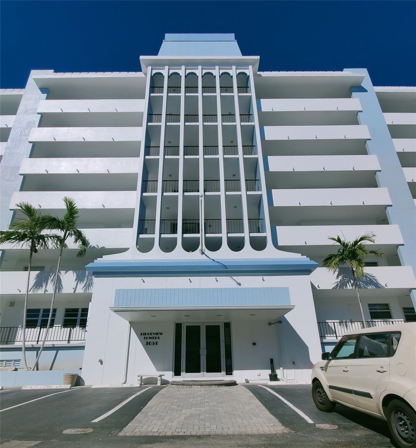 3051 NE 48th #205, Fort Lauderdale FL 33308